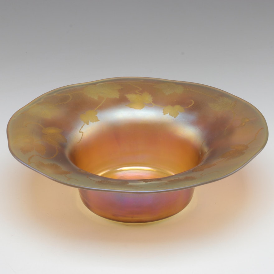 Louis Comfort Tiffany Favrile Etched Foliate Motif Art Glass Bowl, Early 20th C.