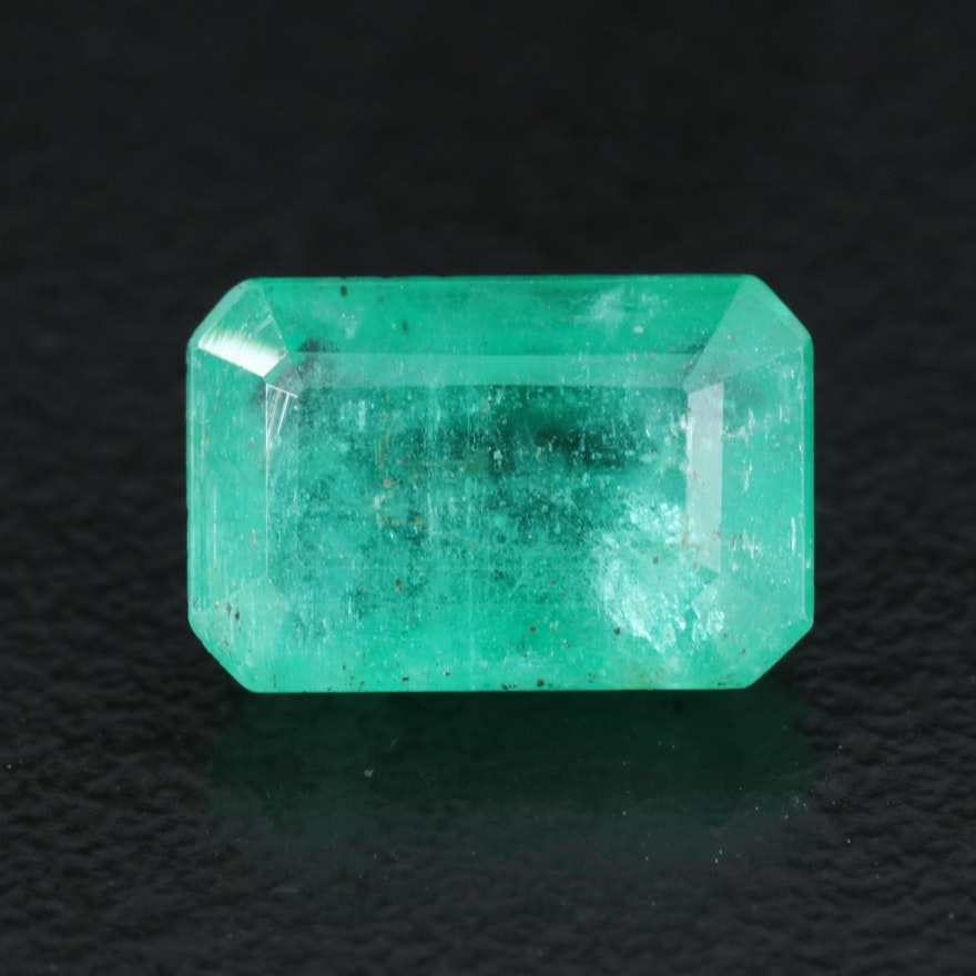Loose 2.64 CT Emerald
