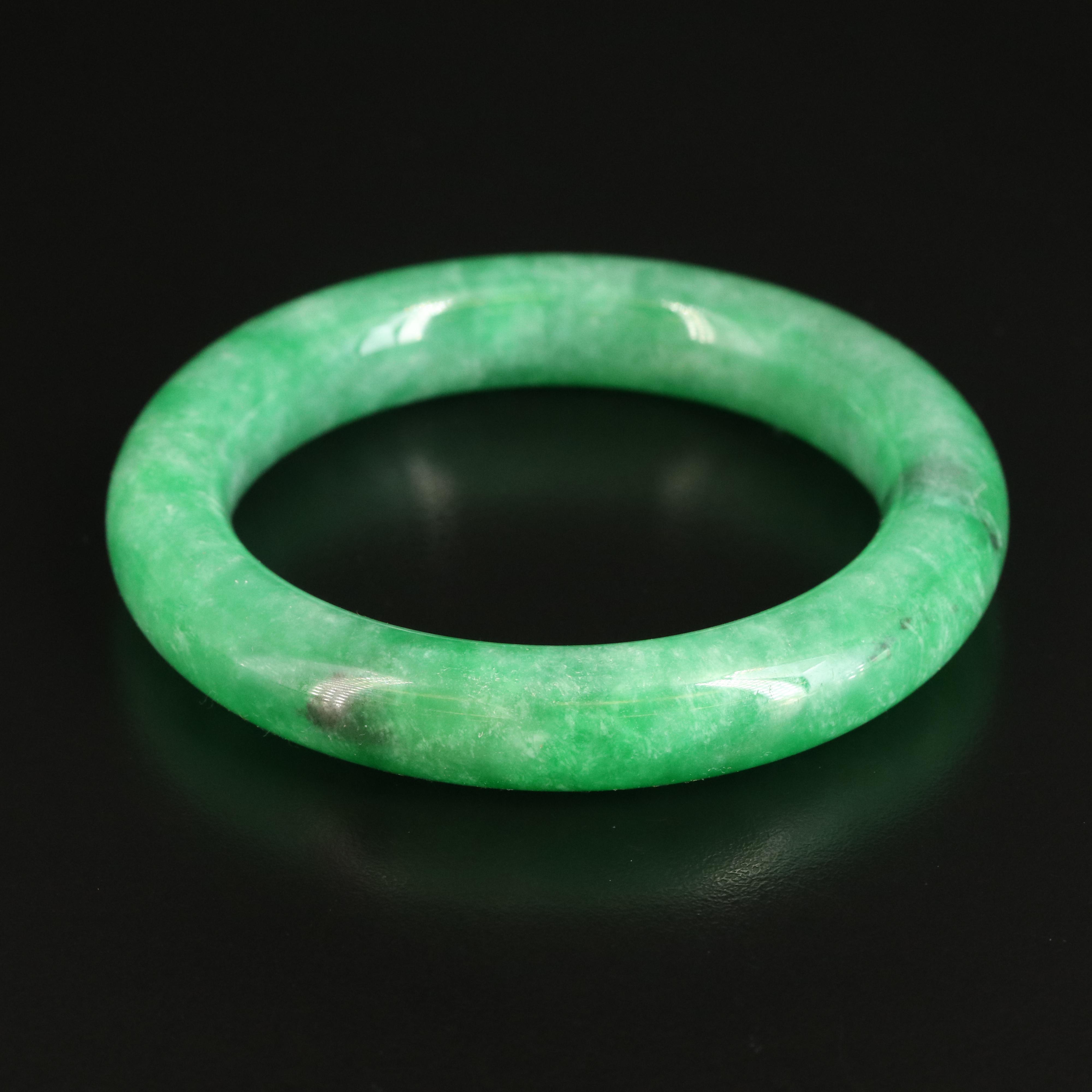 Jadeite Hololith Bangle | EBTH