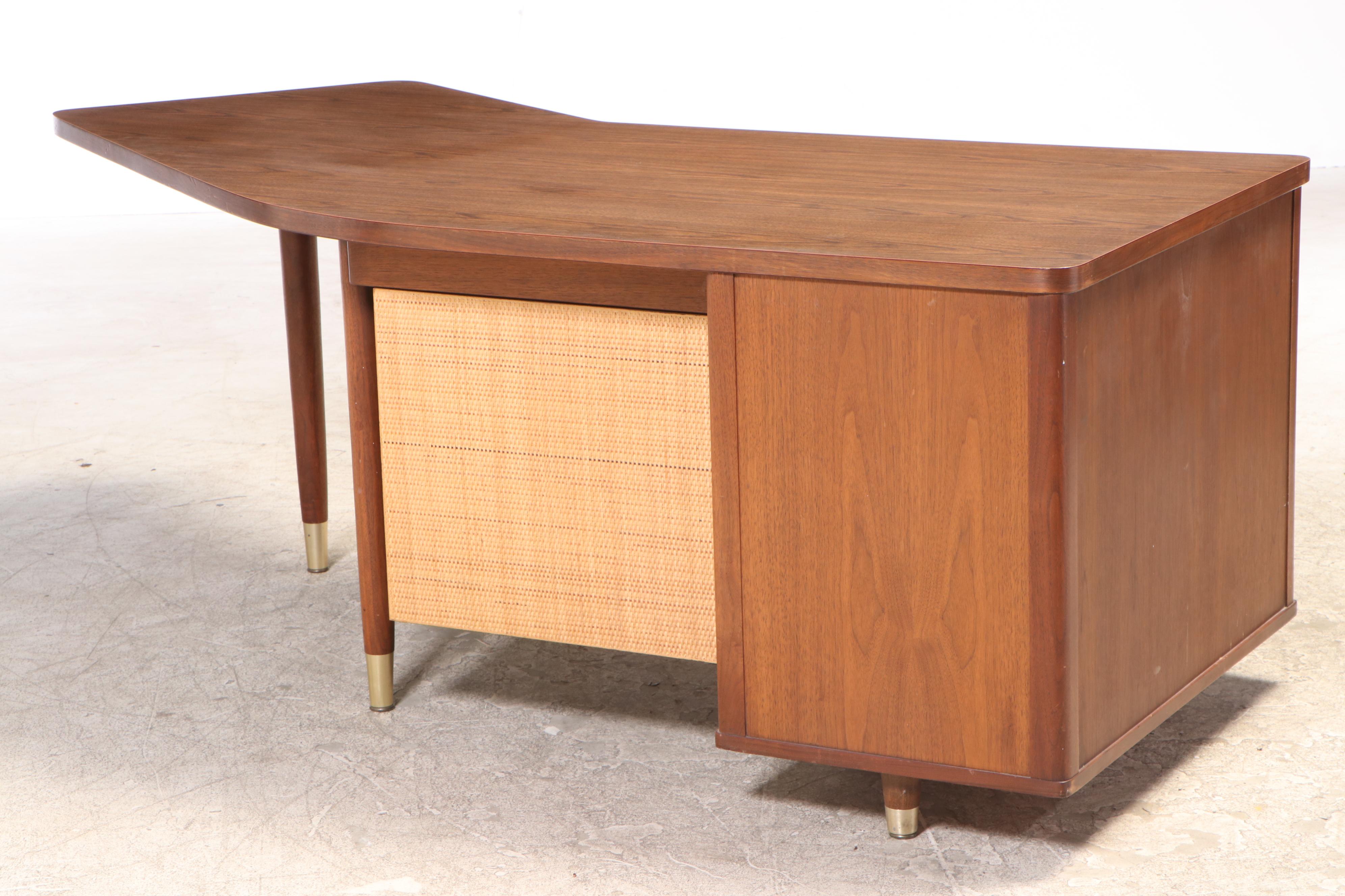 Jasper Office Furniture Co. Mid Century Modern Walnut and Laminate Top Desk EBTH