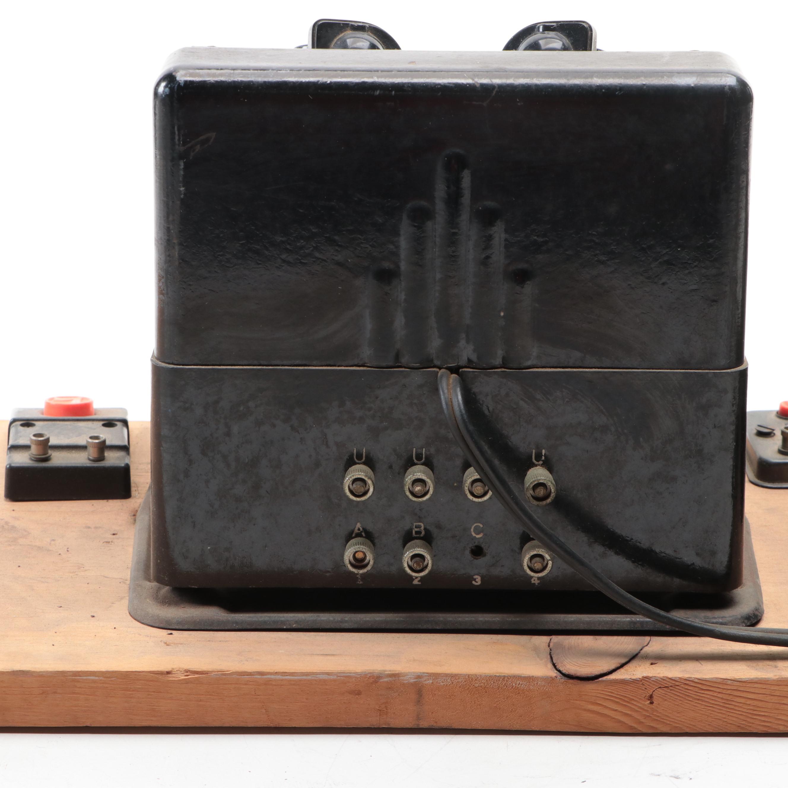 Lionel Type V "Trainmaster" and Type S Mounted Model Railroad