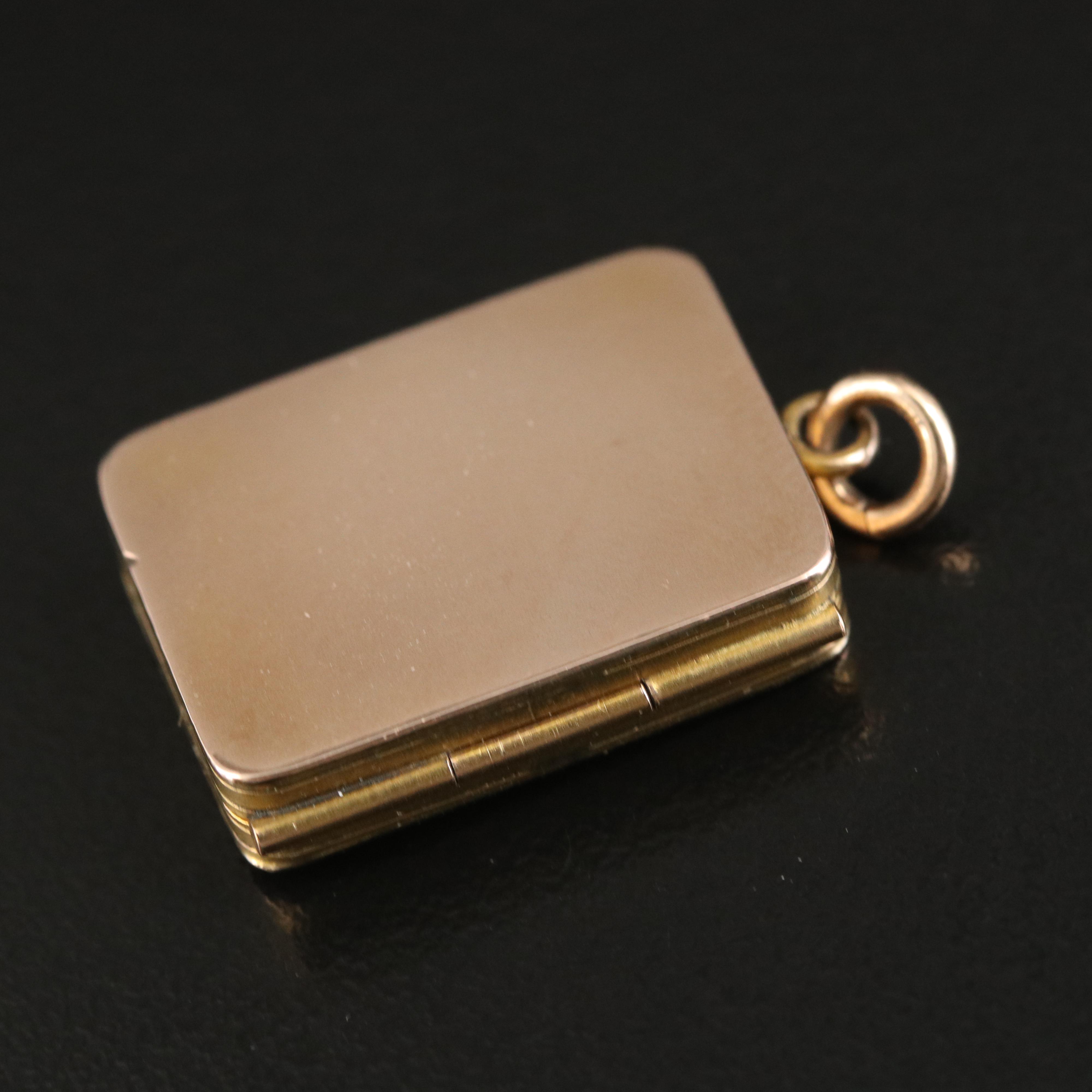 Vintage Locket with Star Design EBTH