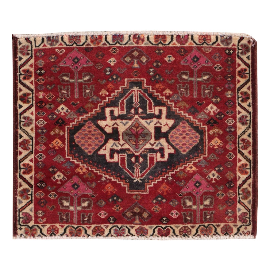 1'7 x 1'11 Hand-Knotted Persian Qashqai Floor Mat