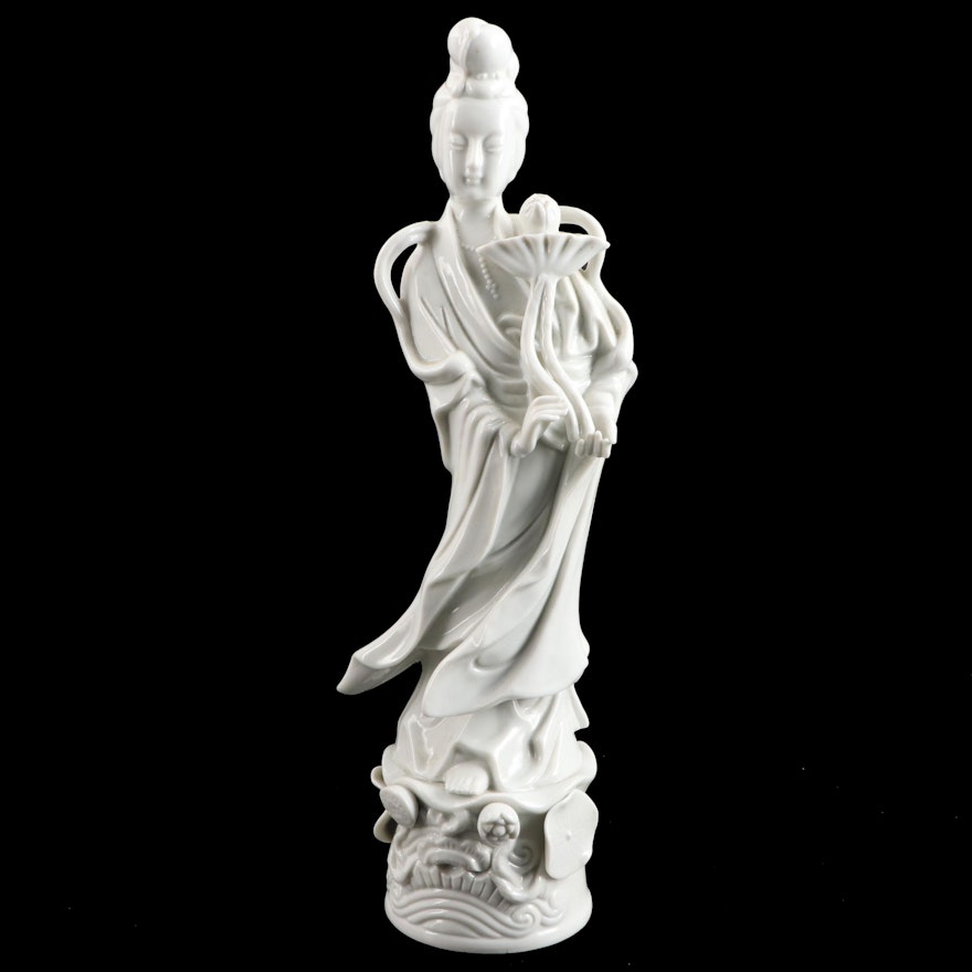 Toyo Japanese Porcelain Blanc de Chine Figurine of Guanyin, Late 20th Century