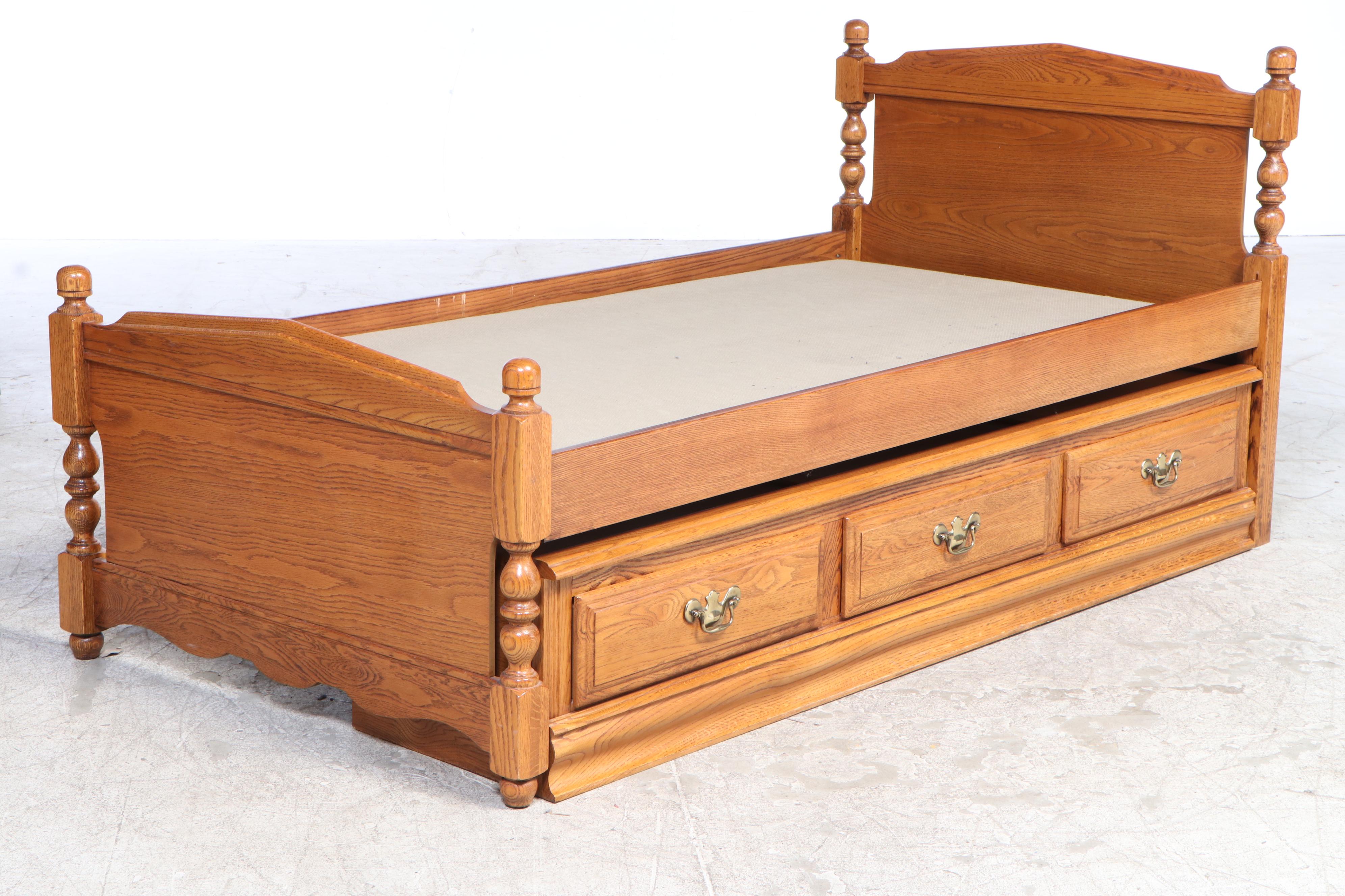 Young Hinkle, Oak Bedroom Suite with Twin Bed EBTH
