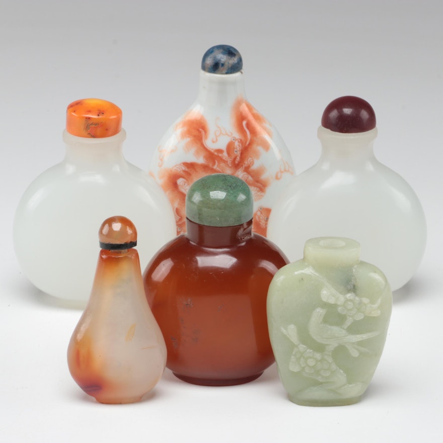 Chinese Carved Serpentine, Agate, Porcelain and Glass Snuff Bottles