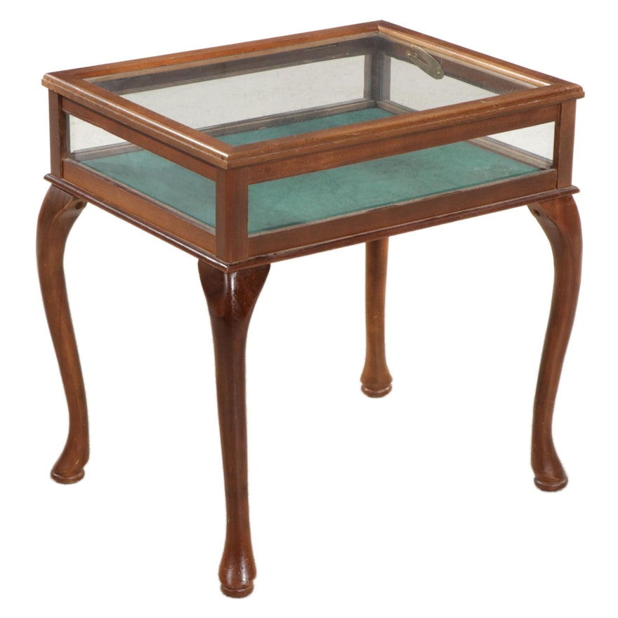 Queen Anne Style Walnut Vitrine Table, Mid to Late 20th Century