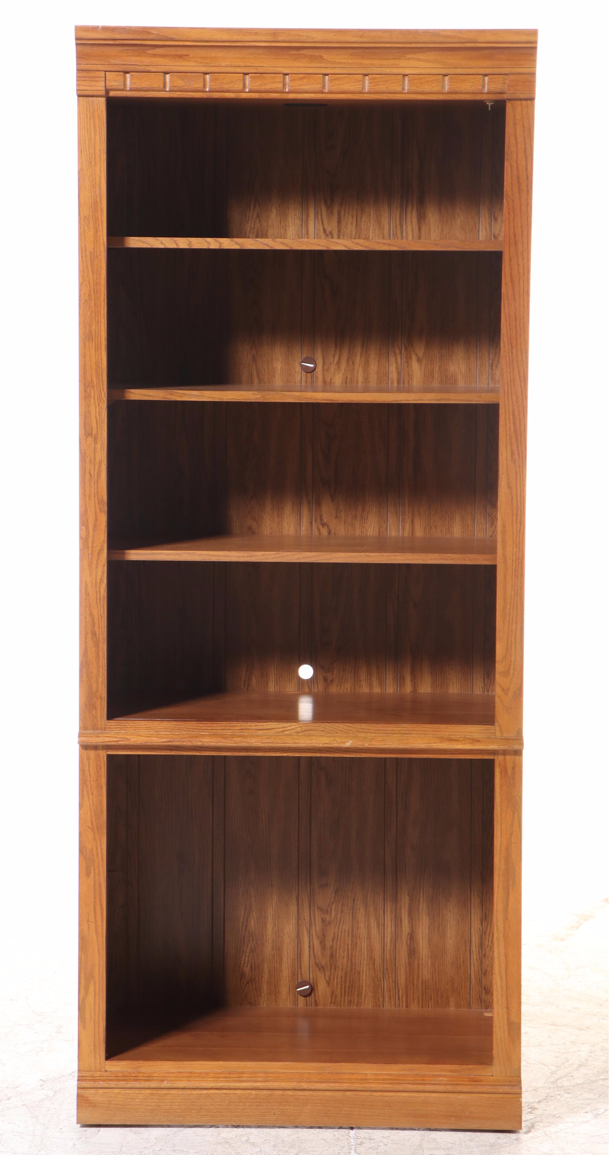 Thomasville "Salem Tavern" Oak Illuminated Open Bookcase EBTH