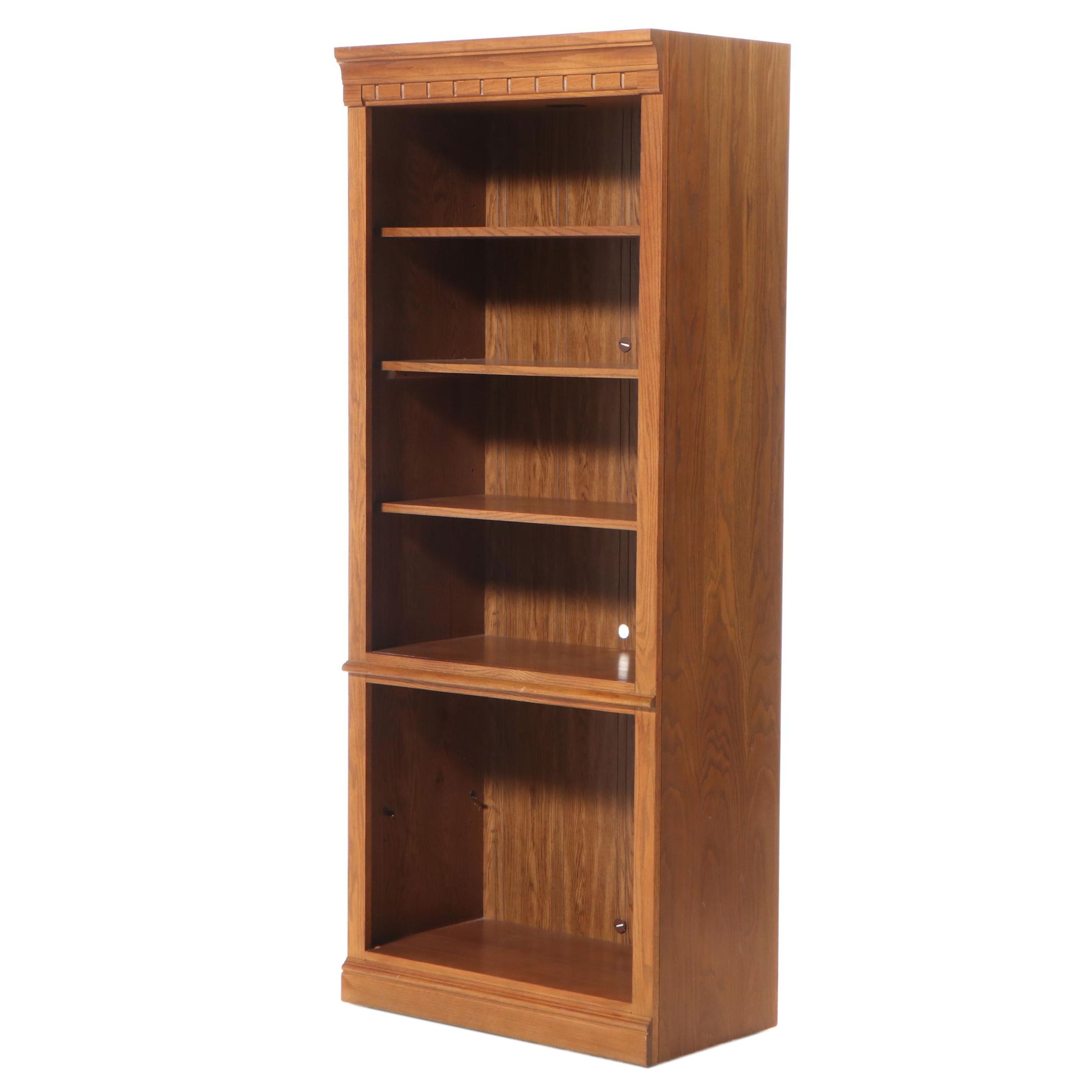 Thomasville "Salem Tavern" Oak Illuminated Open Bookcase EBTH