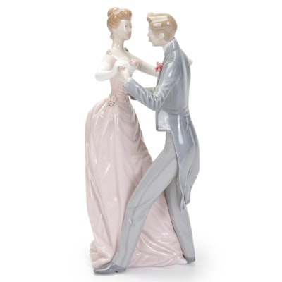 Lladró "Anniversary Waltz" Porcelain Figurine, Late 20th Century
