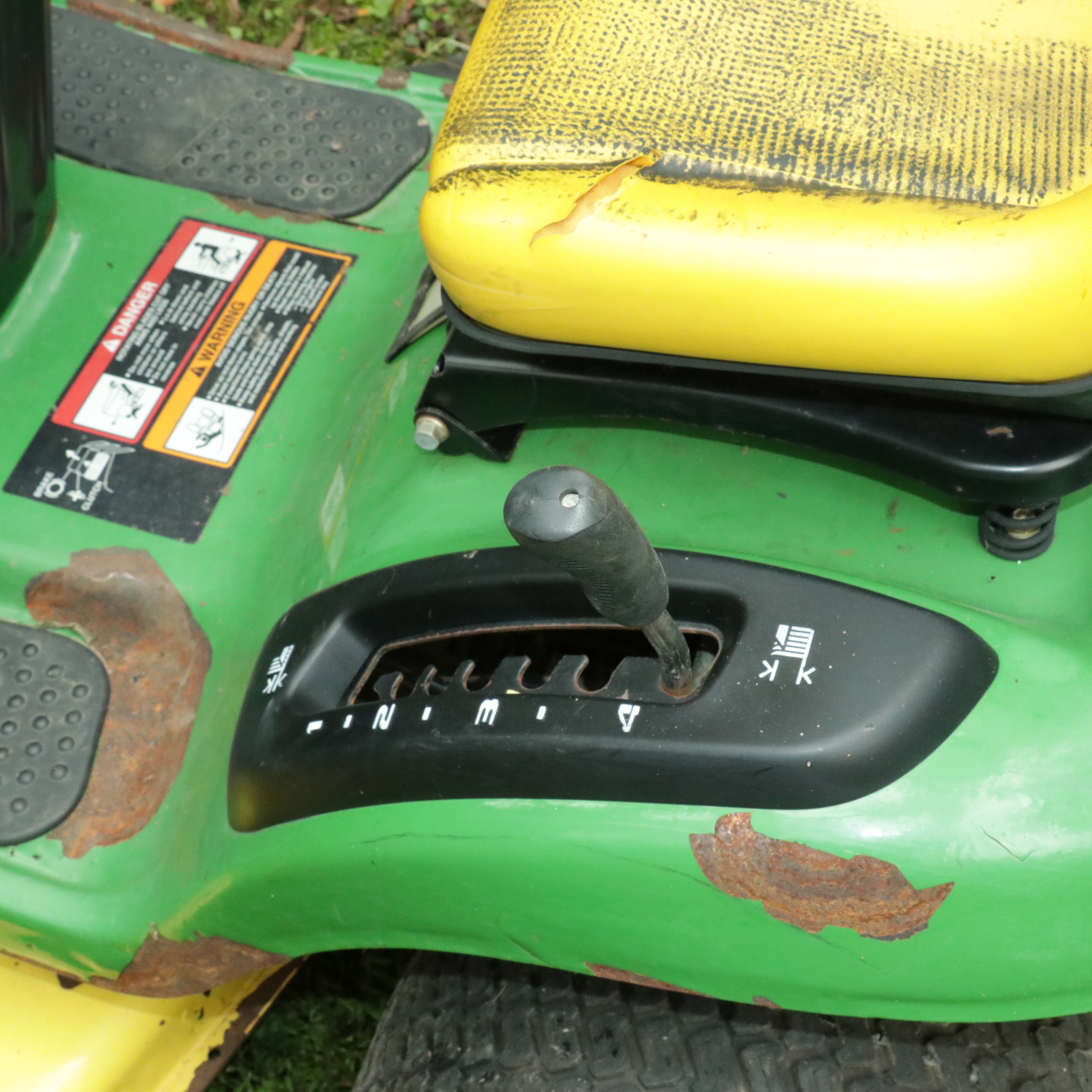 John Deere 100 Series Riding Mower with Trailer EBTH