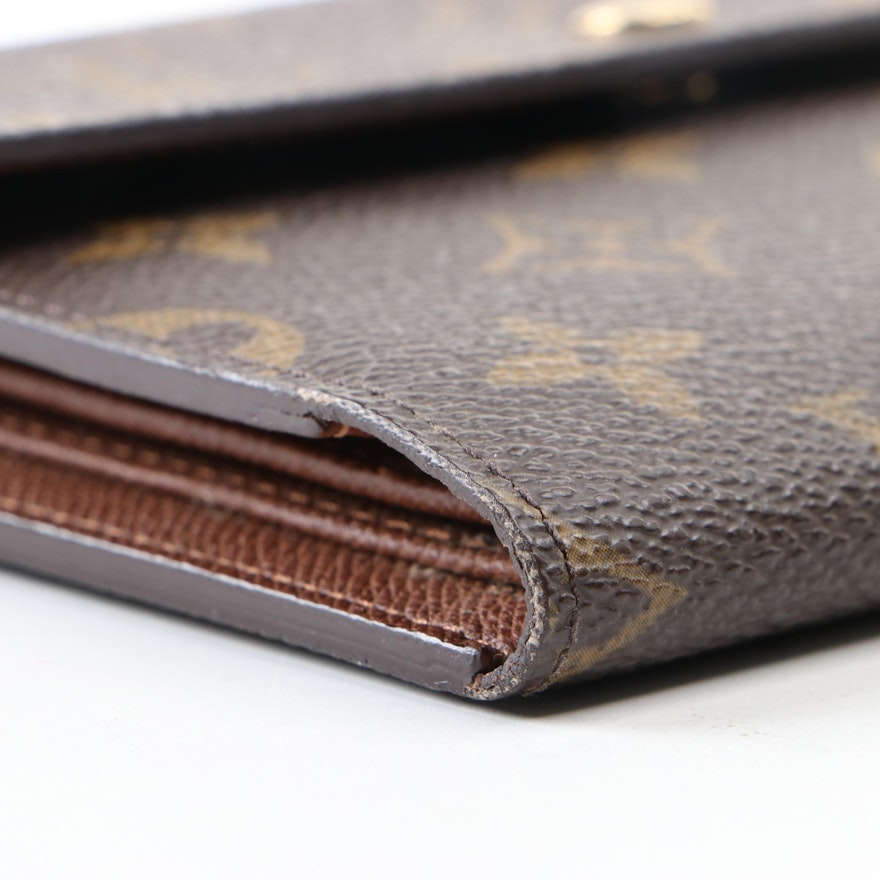 Louis Vuitton Pochette Passport Trifold Wallet in Monogram Canvas | EBTH