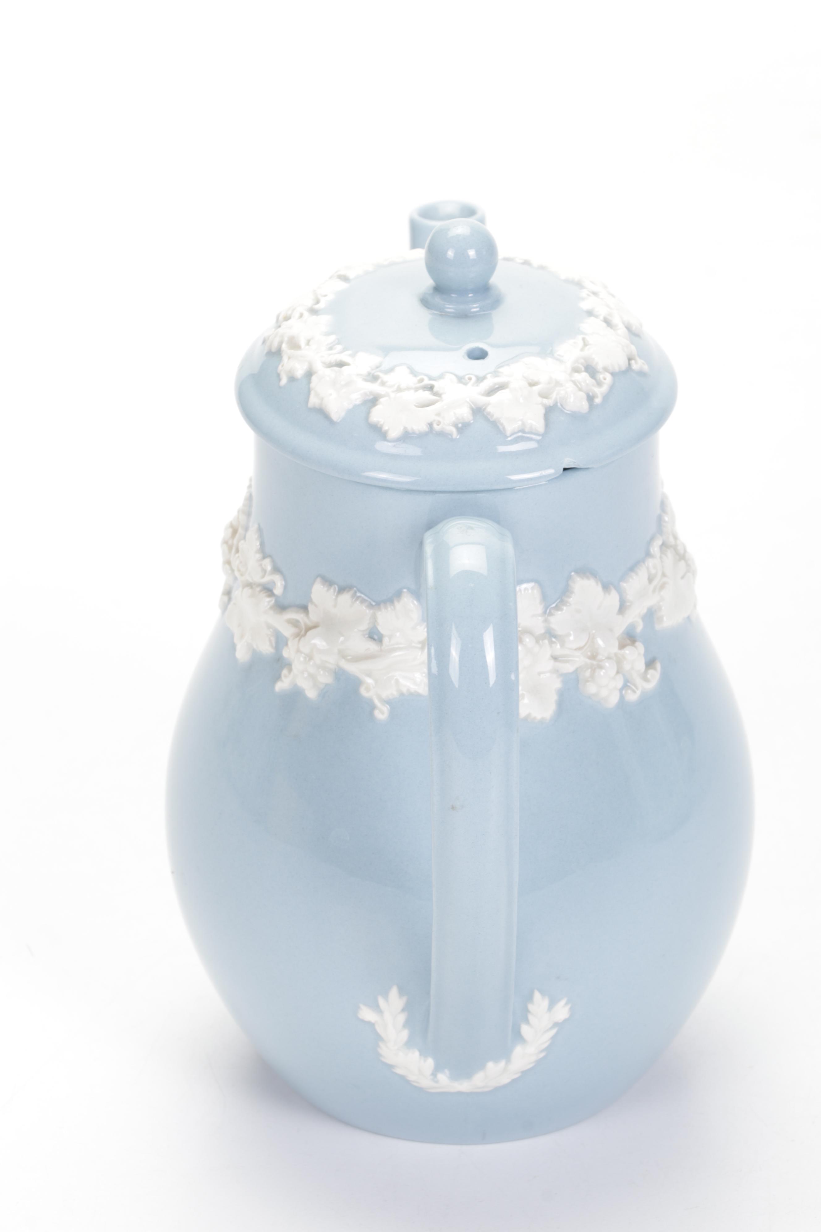 Wedgwood of Etruria Embossed Queensware Plates and Teapot EBTH