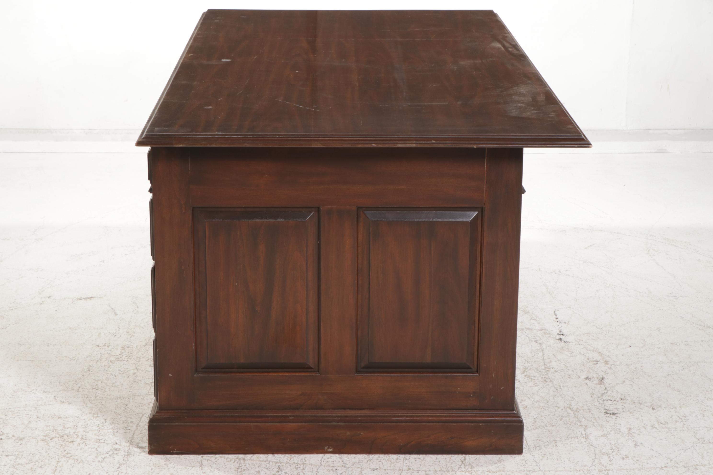 Harden Furniture Executive Desk With 2 PullOut Shelves EBTH