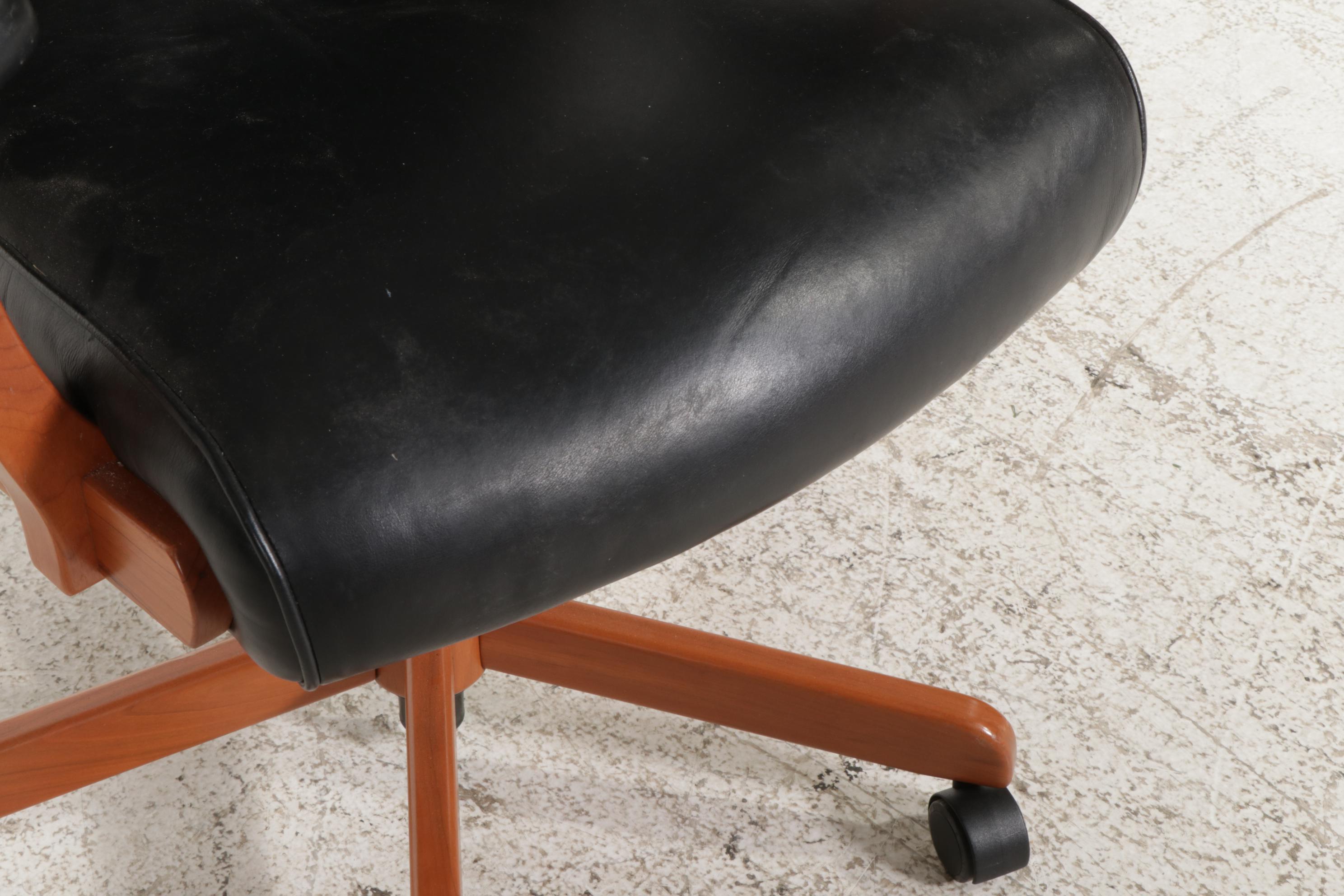 Buckeye Rocker Black Leather Upholstered Cherry Office Chair EBTH