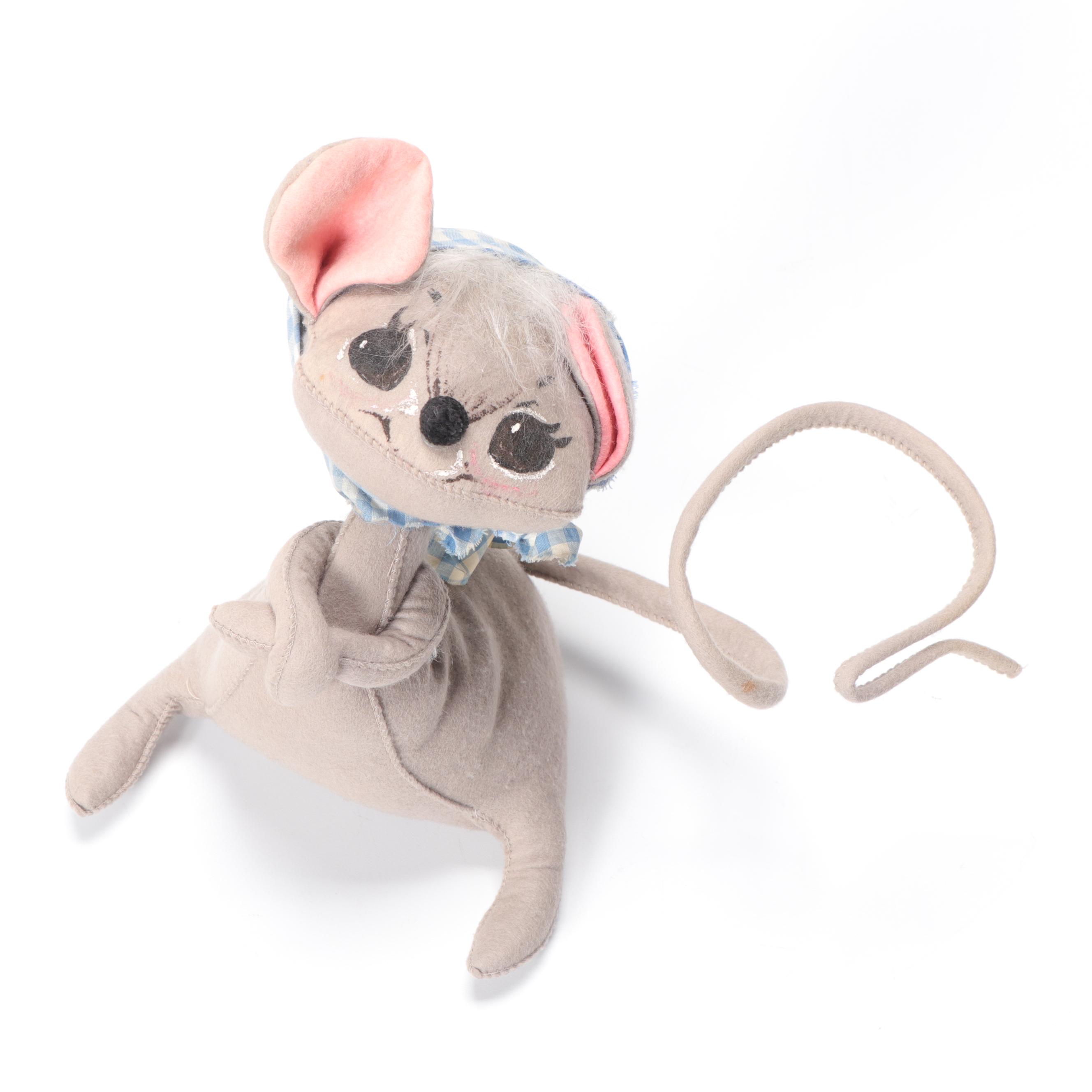 Pottery Barn Kids Peter Rabbit Crib Quilt with Peter Rabbit Book and