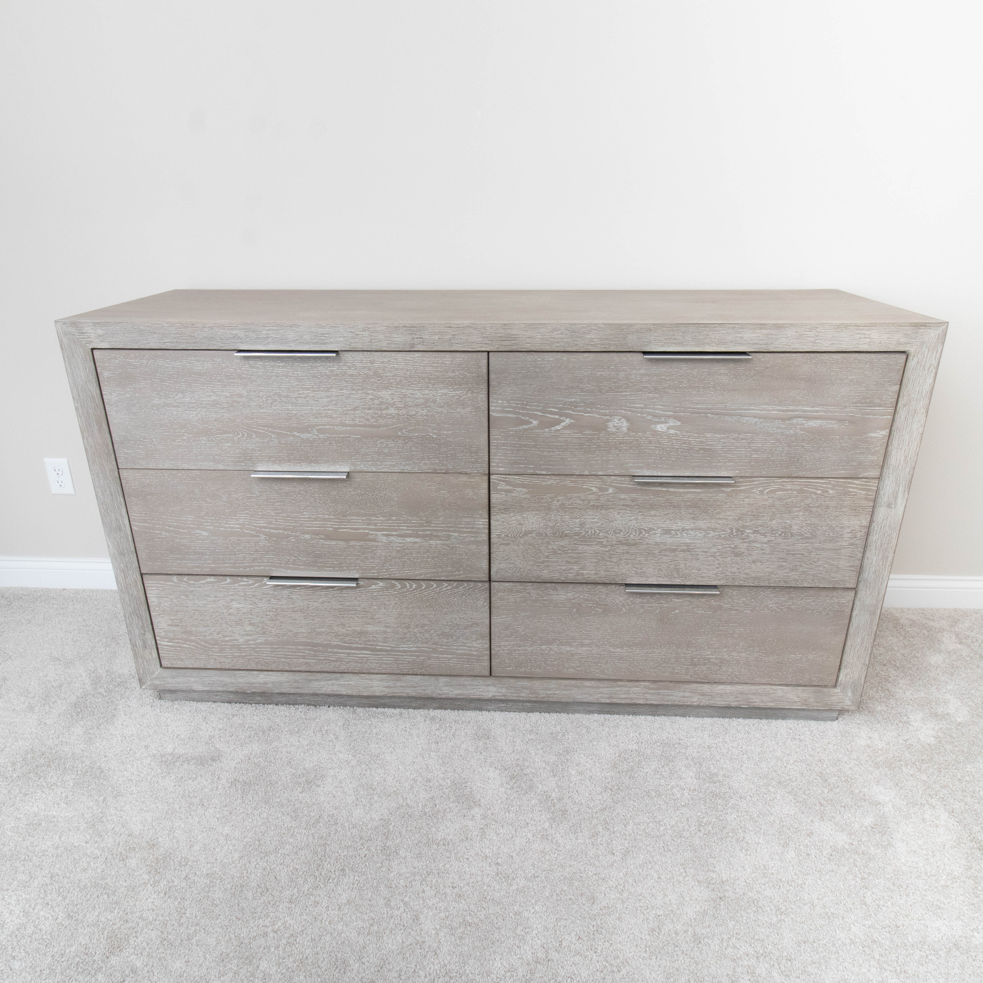 Riverside Furniture Zoey SixDrawer Dresser EBTH