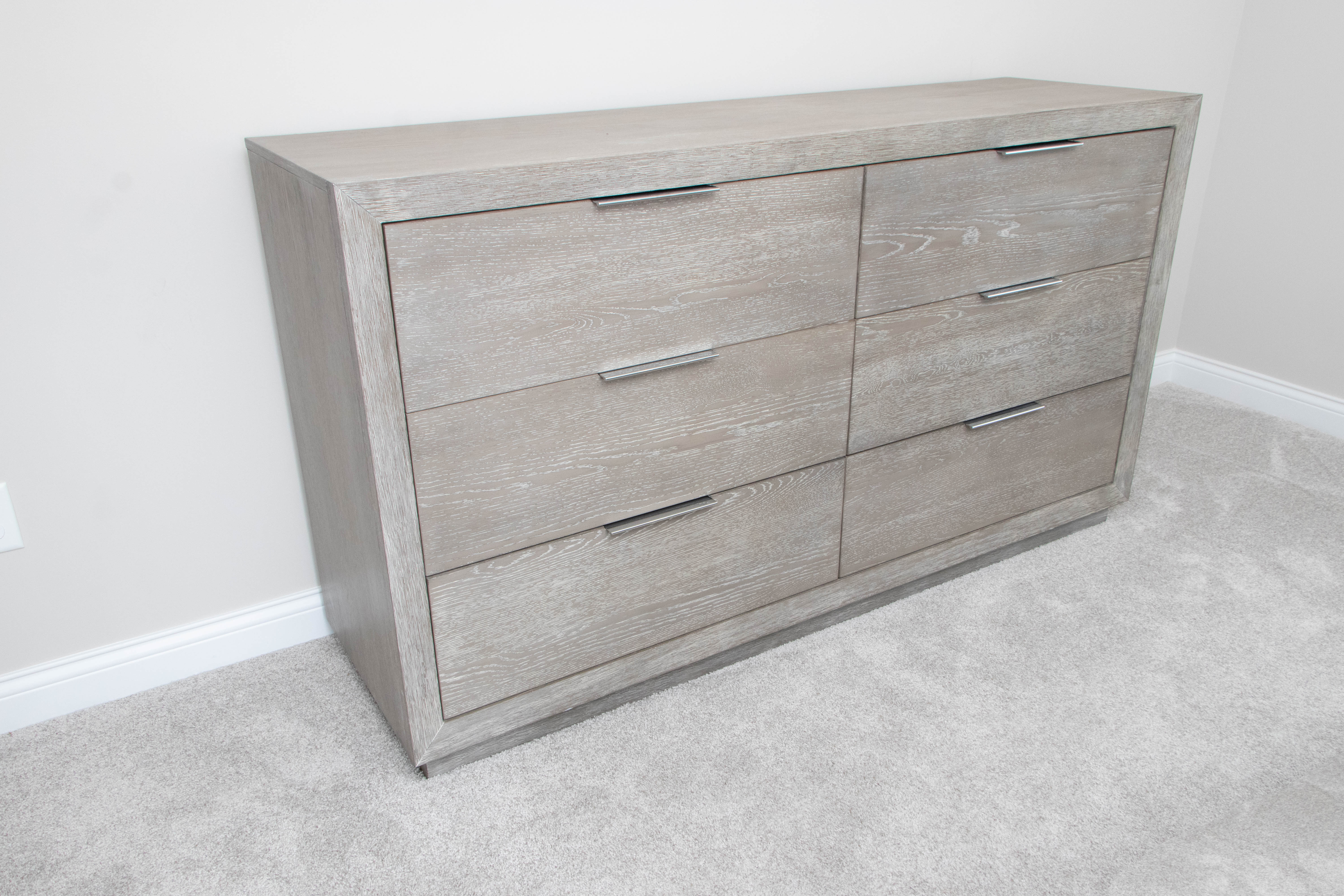 Riverside Furniture Zoey SixDrawer Dresser EBTH