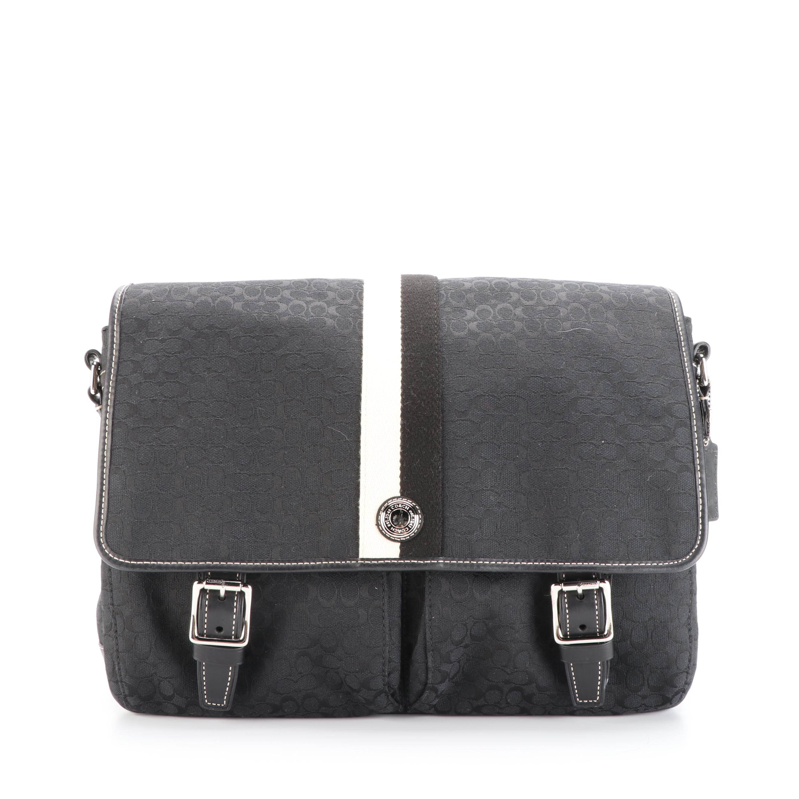 Coach Voyager Messenger Bag in Signature Canvas EBTH