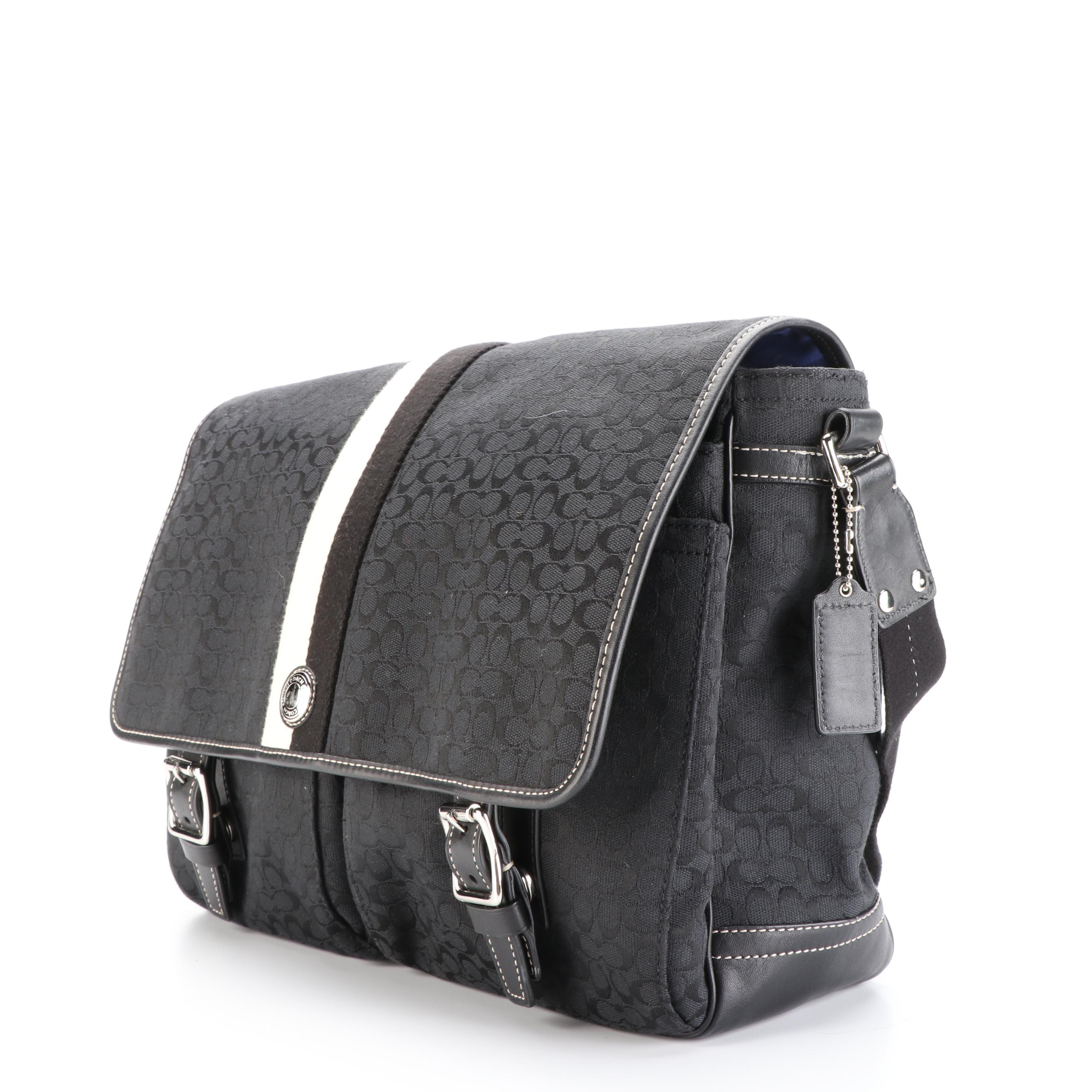 Coach Voyager Messenger Bag in Signature Canvas EBTH