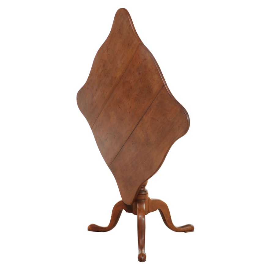 American Chippendale Maple Tilt-Top Tea Table, Late 18th Century