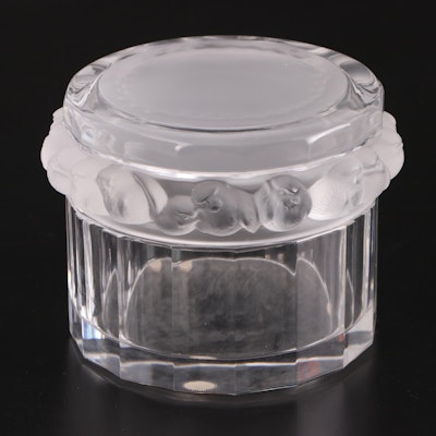 Lalique "Mesanges" Frosted and Clear Crystal Puff Box, Late 20th Century
