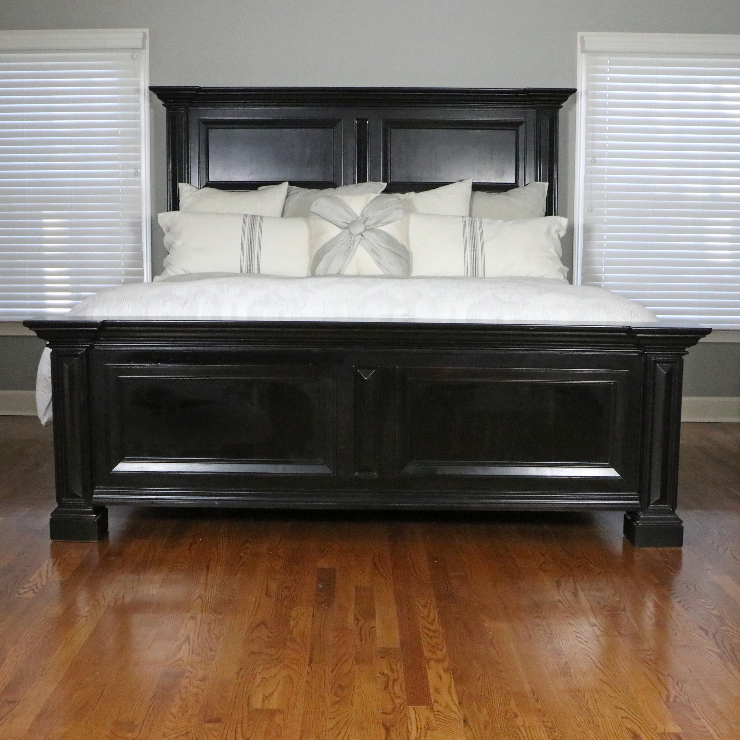 Havertys "Arrington" Black Lacquered Wood Paneled King Size Bed Frame