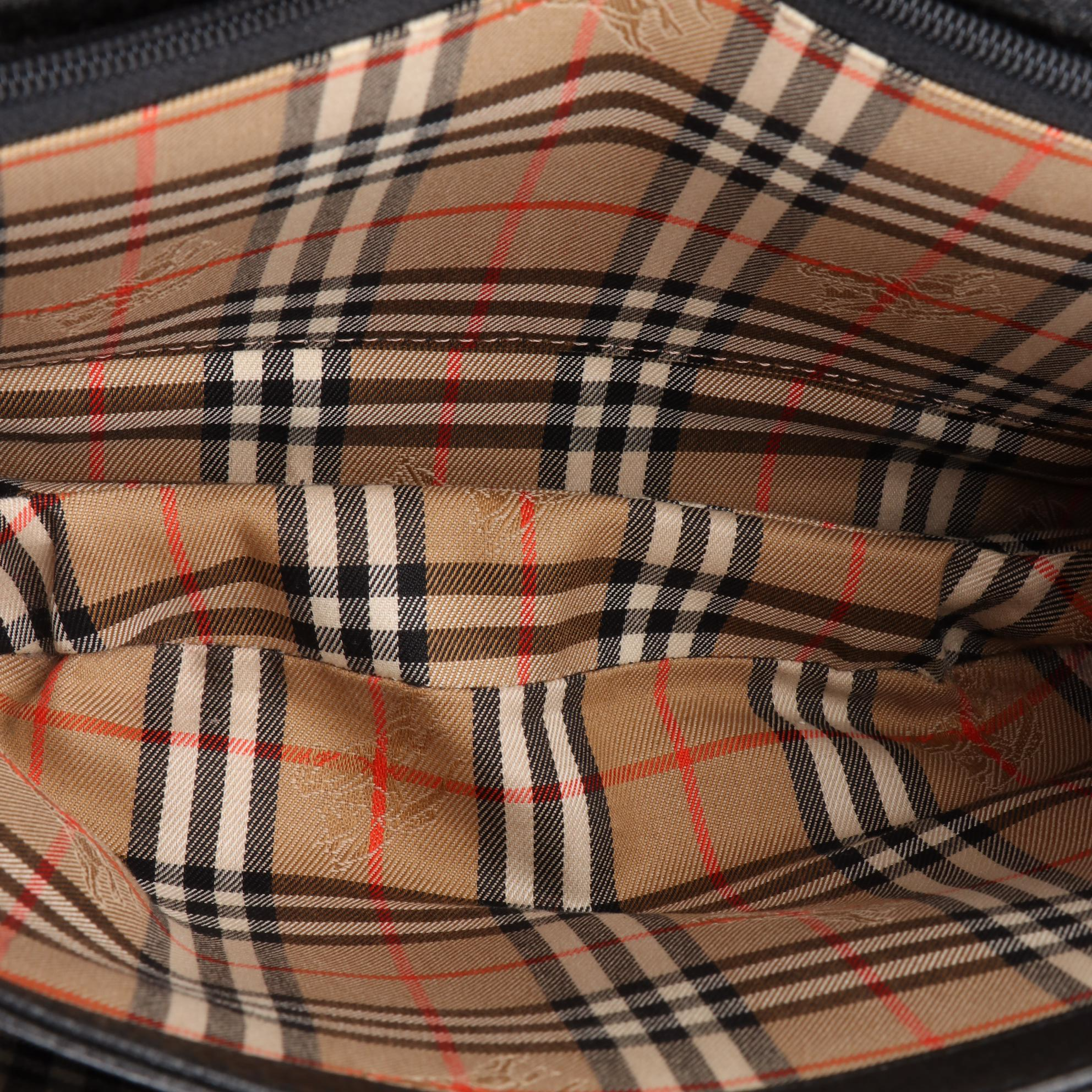 Burberrys Small Flap Crossbody Bag in Black Grained Leather EBTH