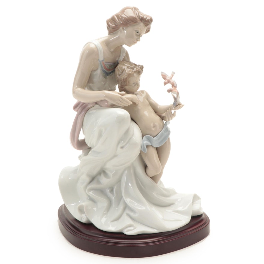 Lladró "Where Love Begins" Porcelain Figurine Designed by Joan Coderch