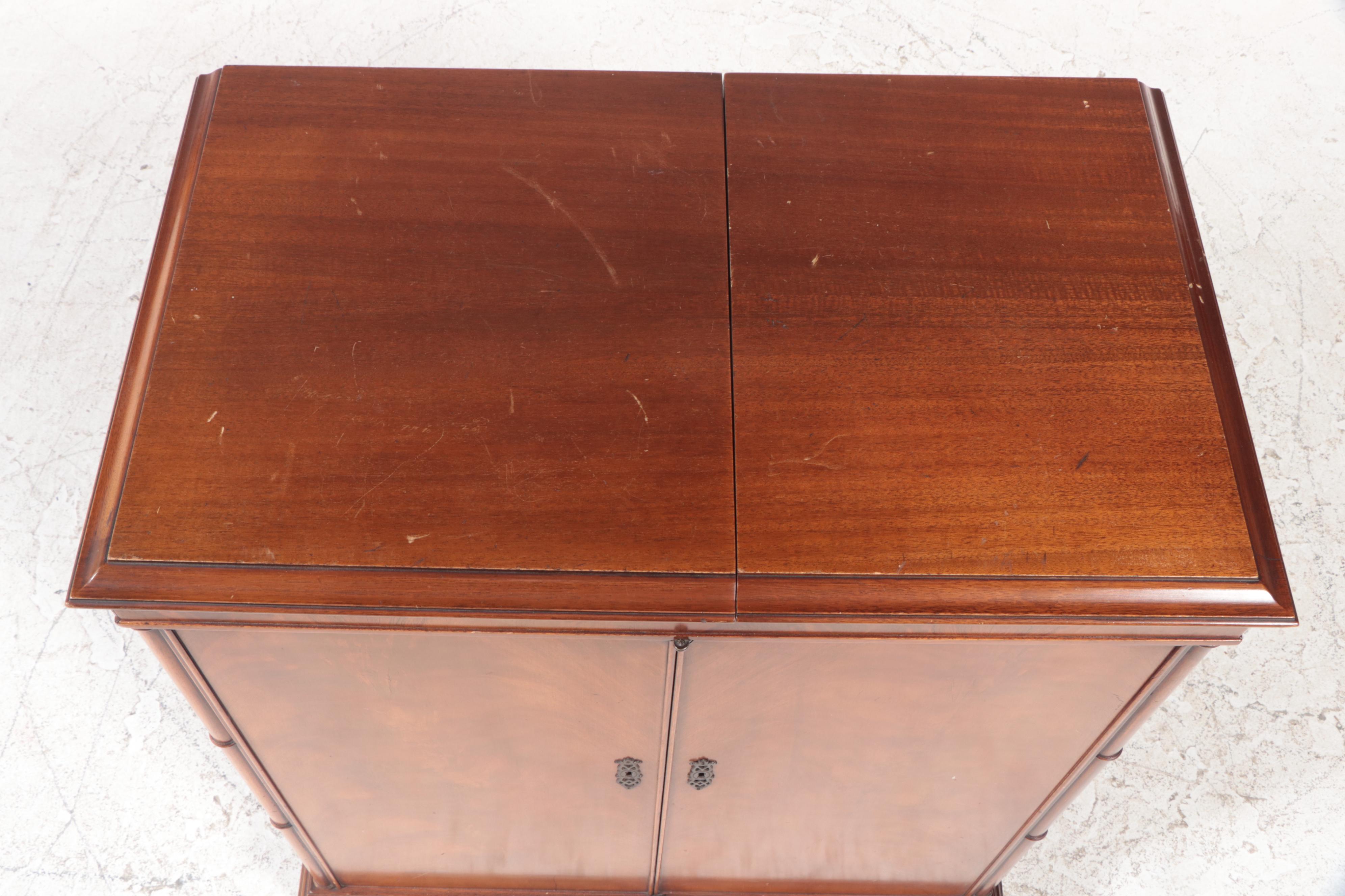 Vintage Magnavox Mahogany Stereo with Turntable EBTH