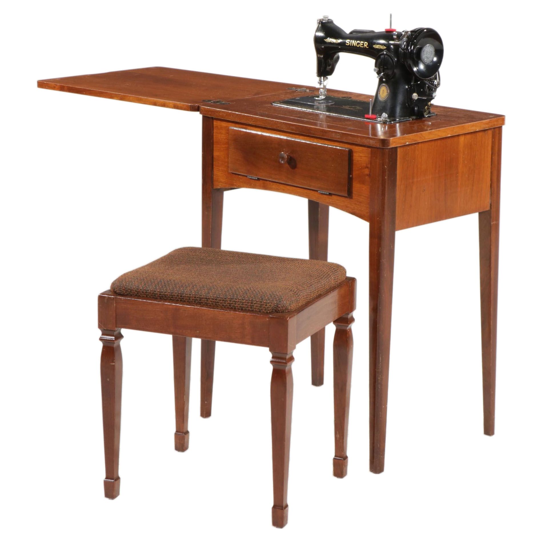 Singer Sewing Machine in Hepplewhite Mahogany with Storage