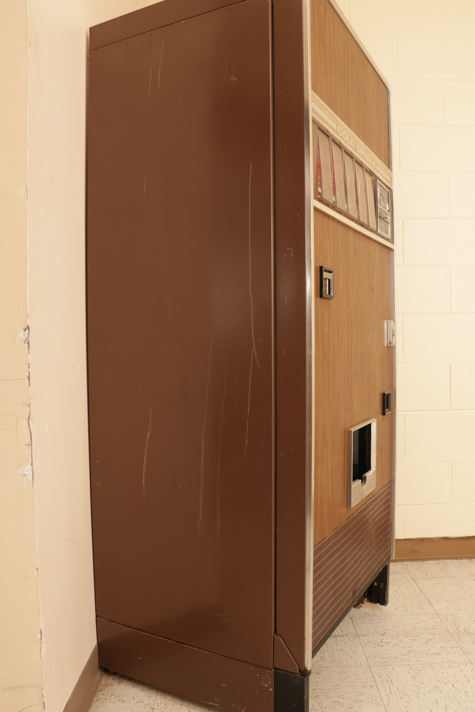 RockOla Model CCC5 Soda Vending Machine, 1970s EBTH