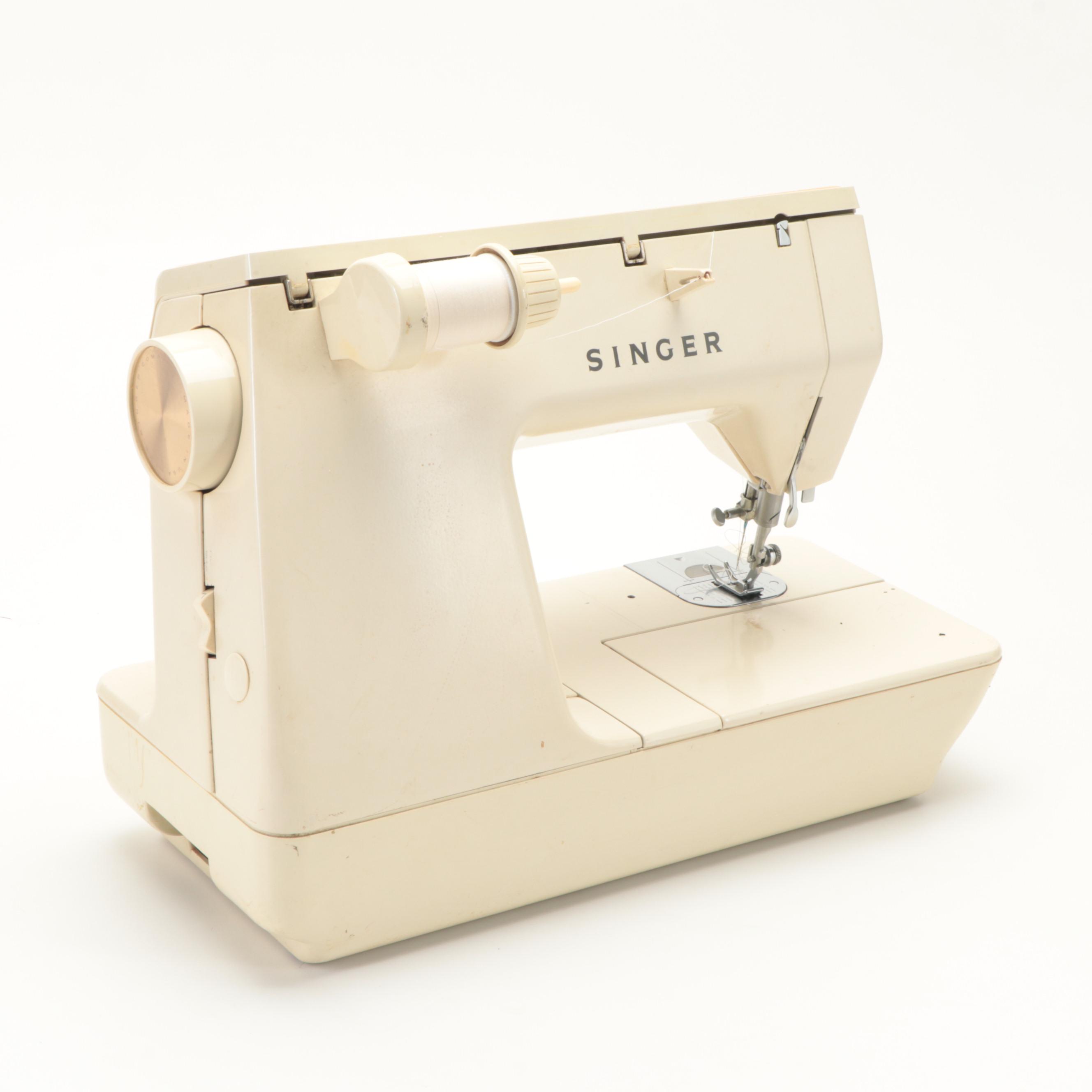 Singer Futura II Model 920 Portable Electric Sewing Machine