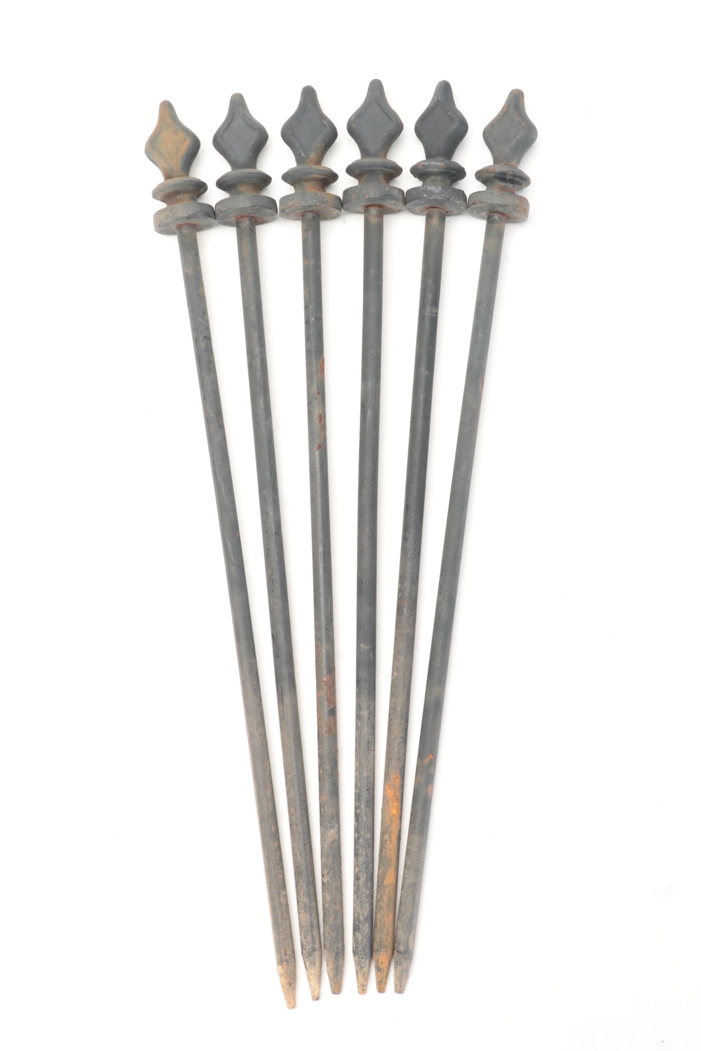 Frontgate Cast Metal Garden Border Edging With Yard Art Stake EBTH