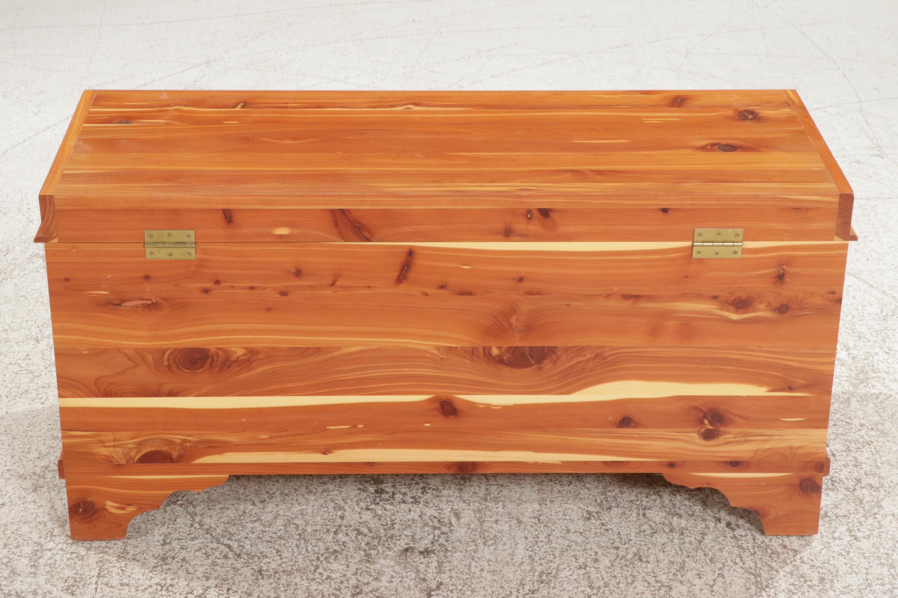 Colonial Style Cedar Blanket Chest EBTH