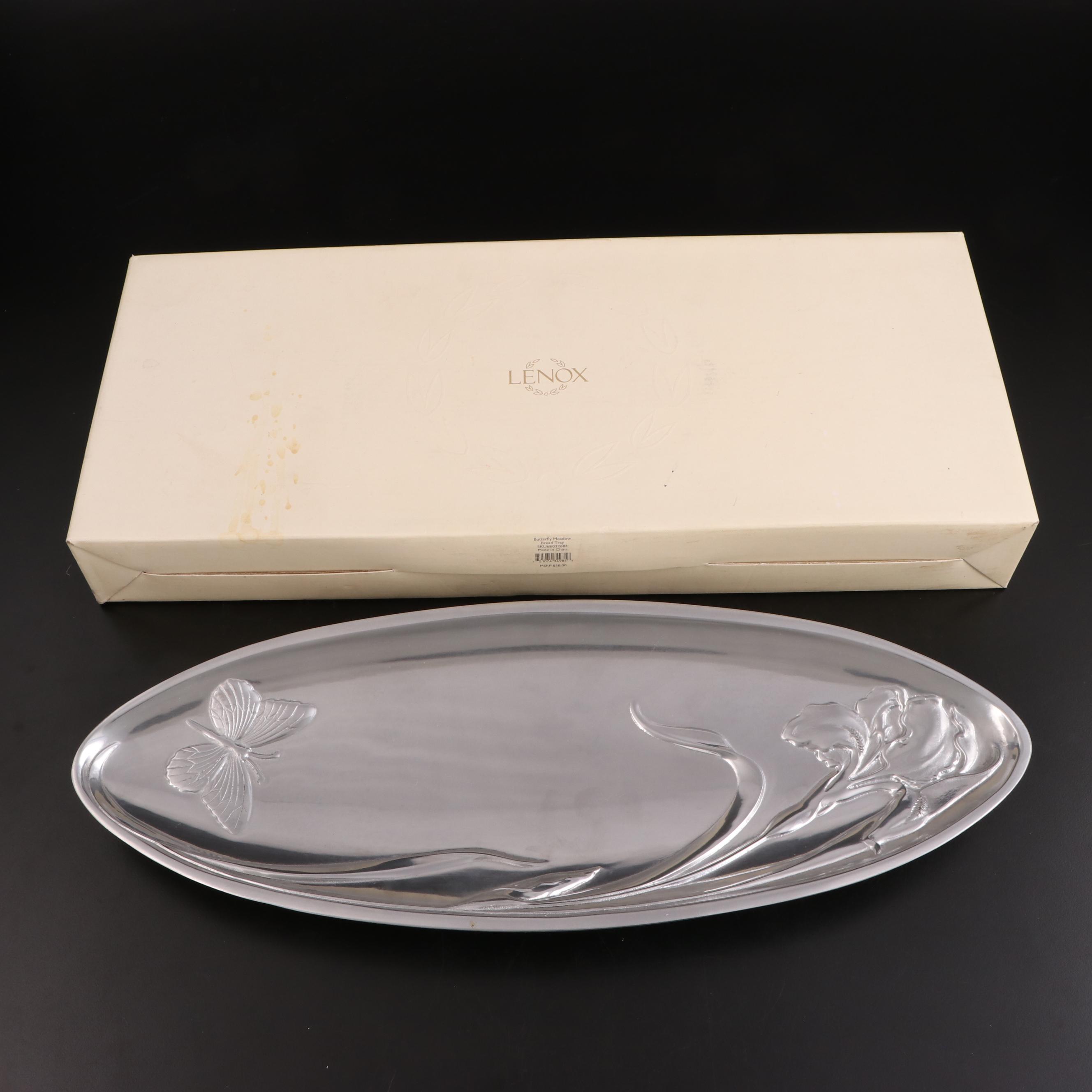Hoya Reverse Etched Glass Appetizer Plates and Lenox Bread Tray EBTH