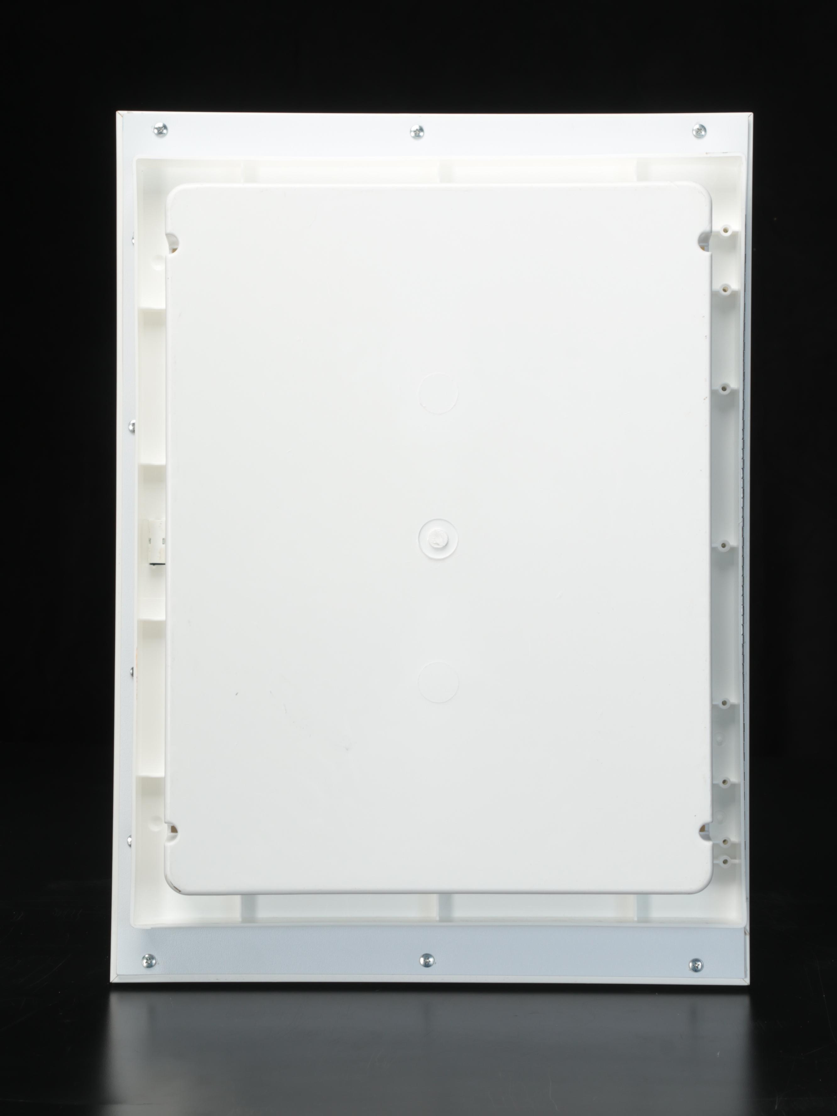 White Recess Mount Medicine EBTH