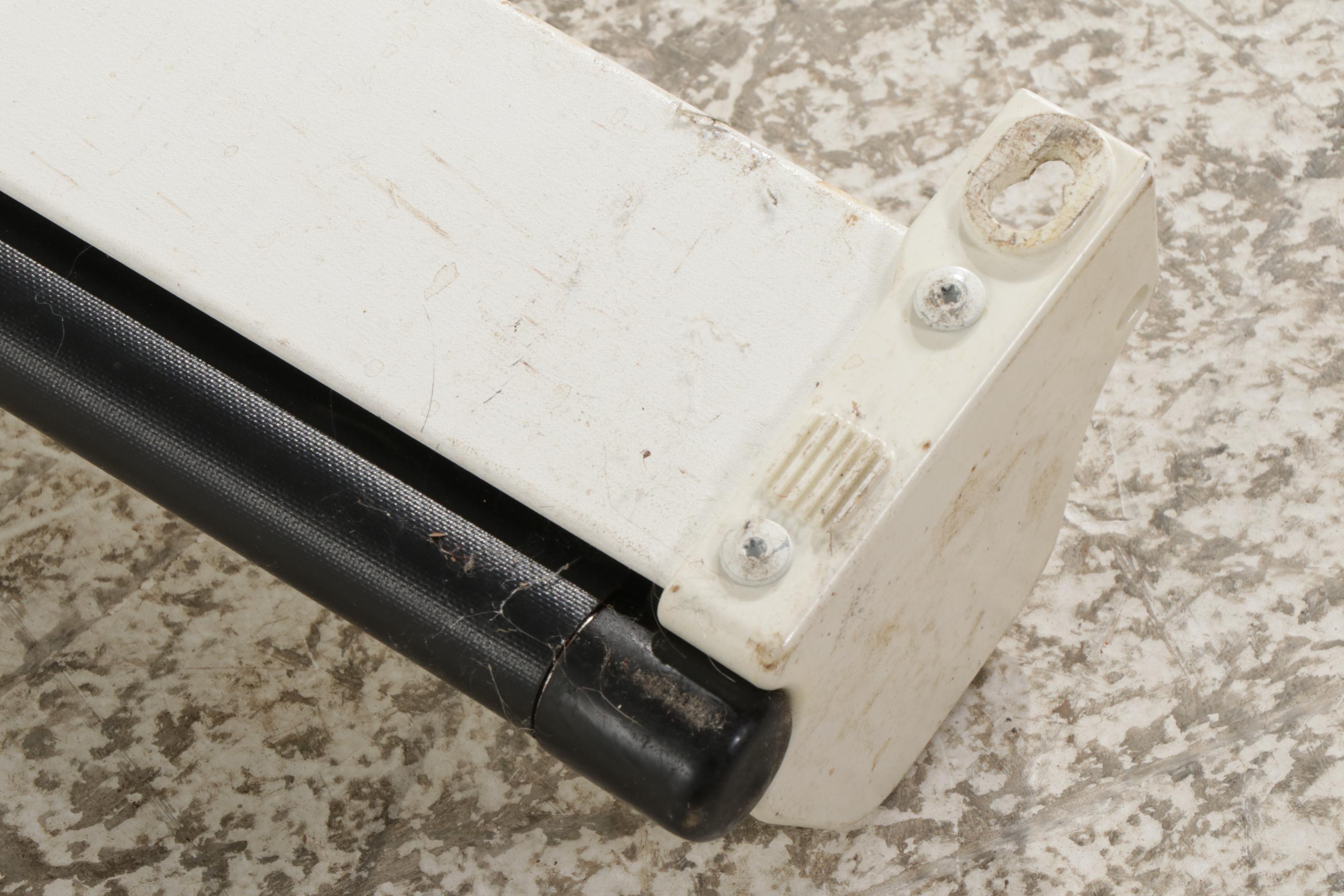 Draper Luma Wall Mounted Projection Screen EBTH