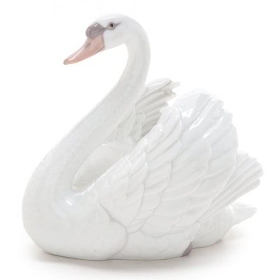 Lladró "Swan with Wings Spread" Porcelain Figurine Designed by Francisco Catala