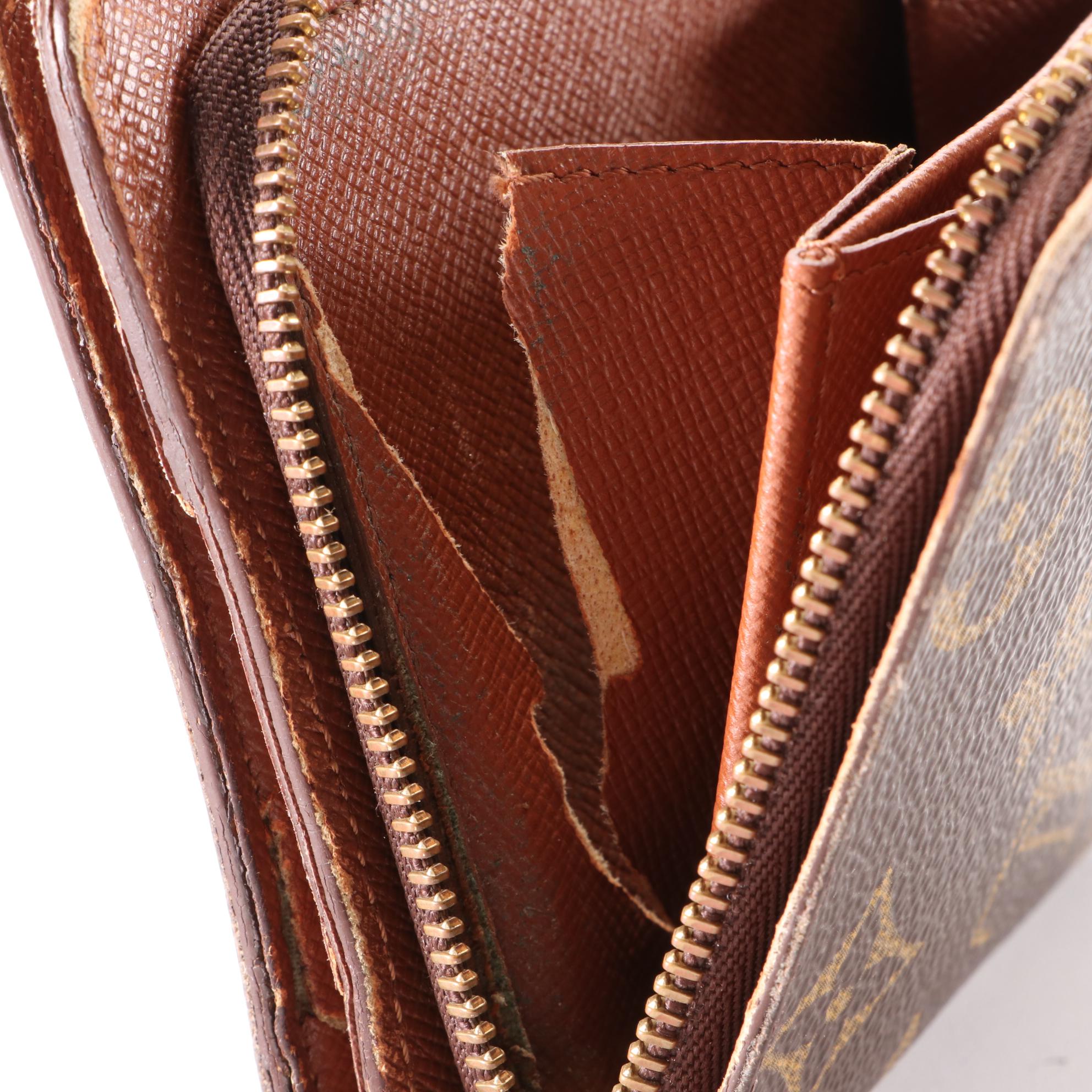 Louis Vuitton Compact Zippé Wallet in Monogram Canvas EBTH