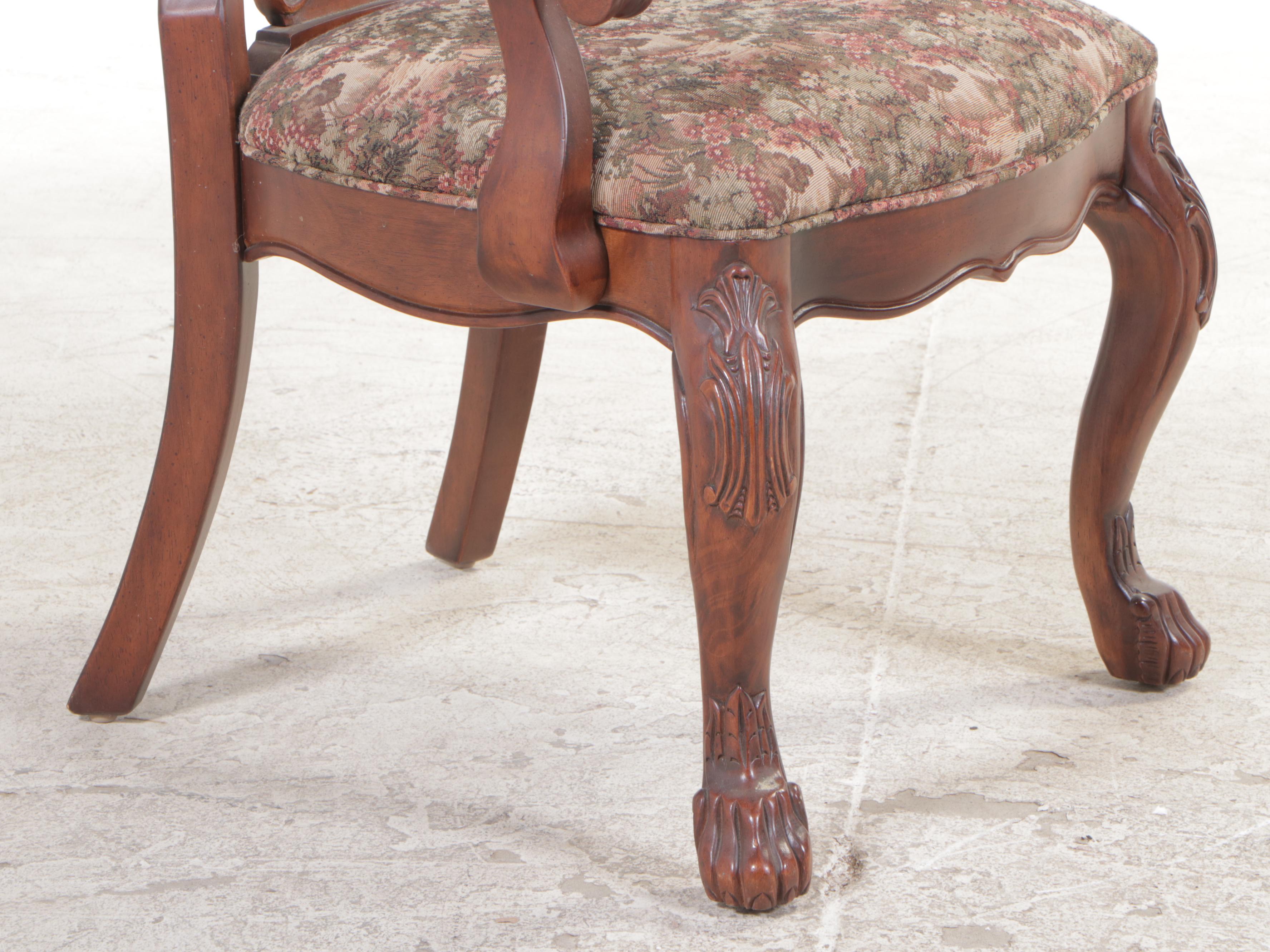 SevenPiece Bernhardt "Grand Savannah" MahoganyStained Dining Set EBTH