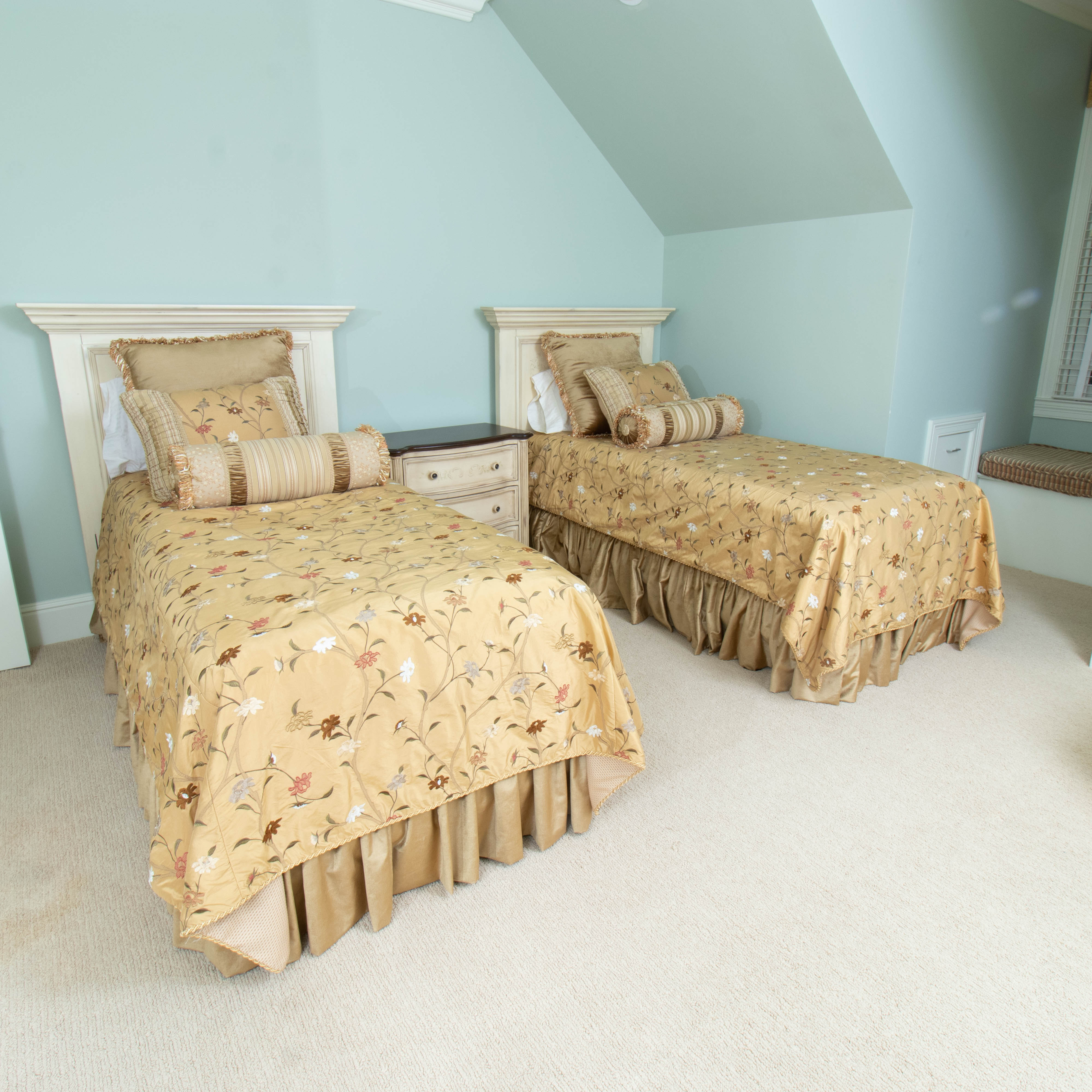 Pair of CreamPainted Twin Headboards EBTH