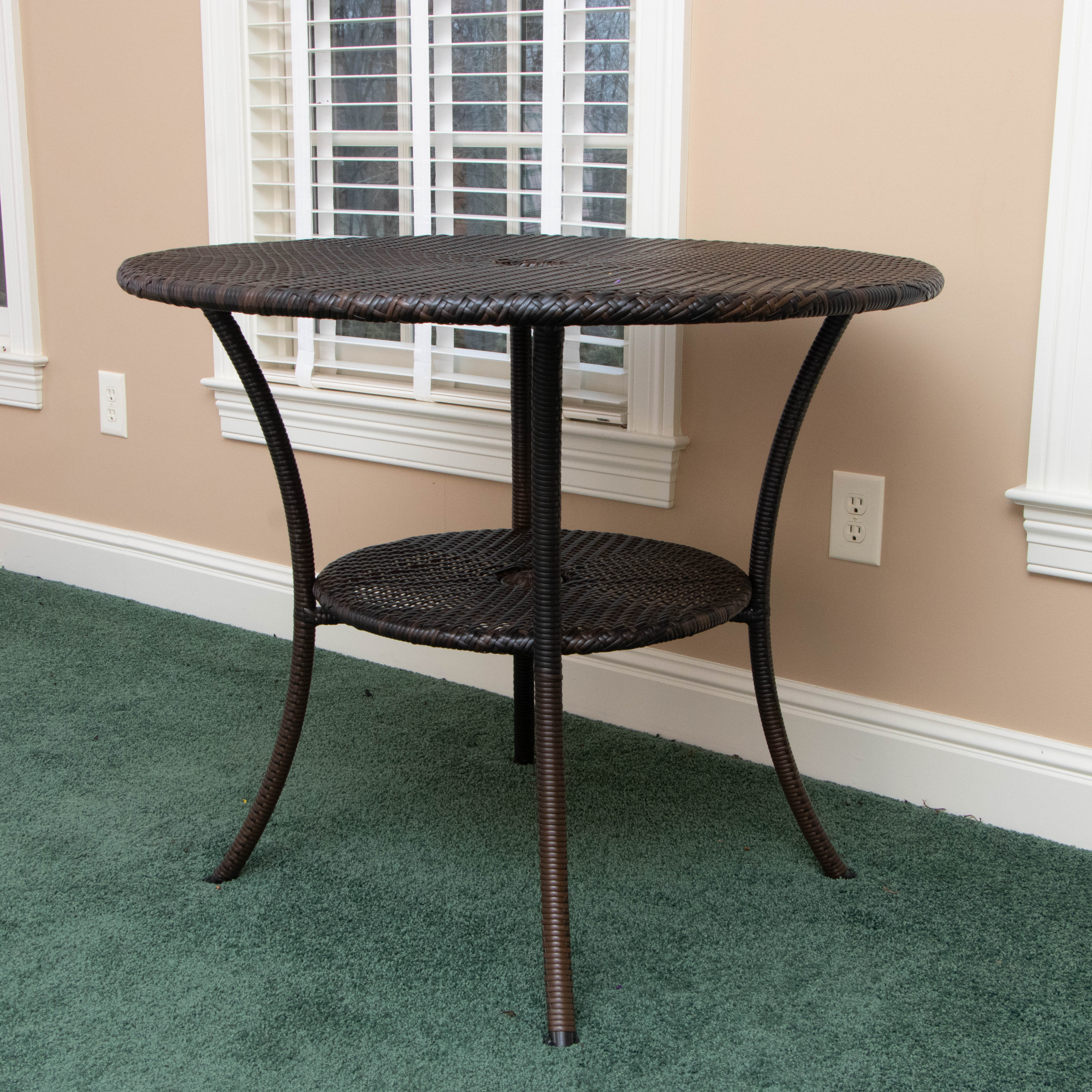 Resin Wicker Patio Table With HandPainted Folding Slat Chairs EBTH