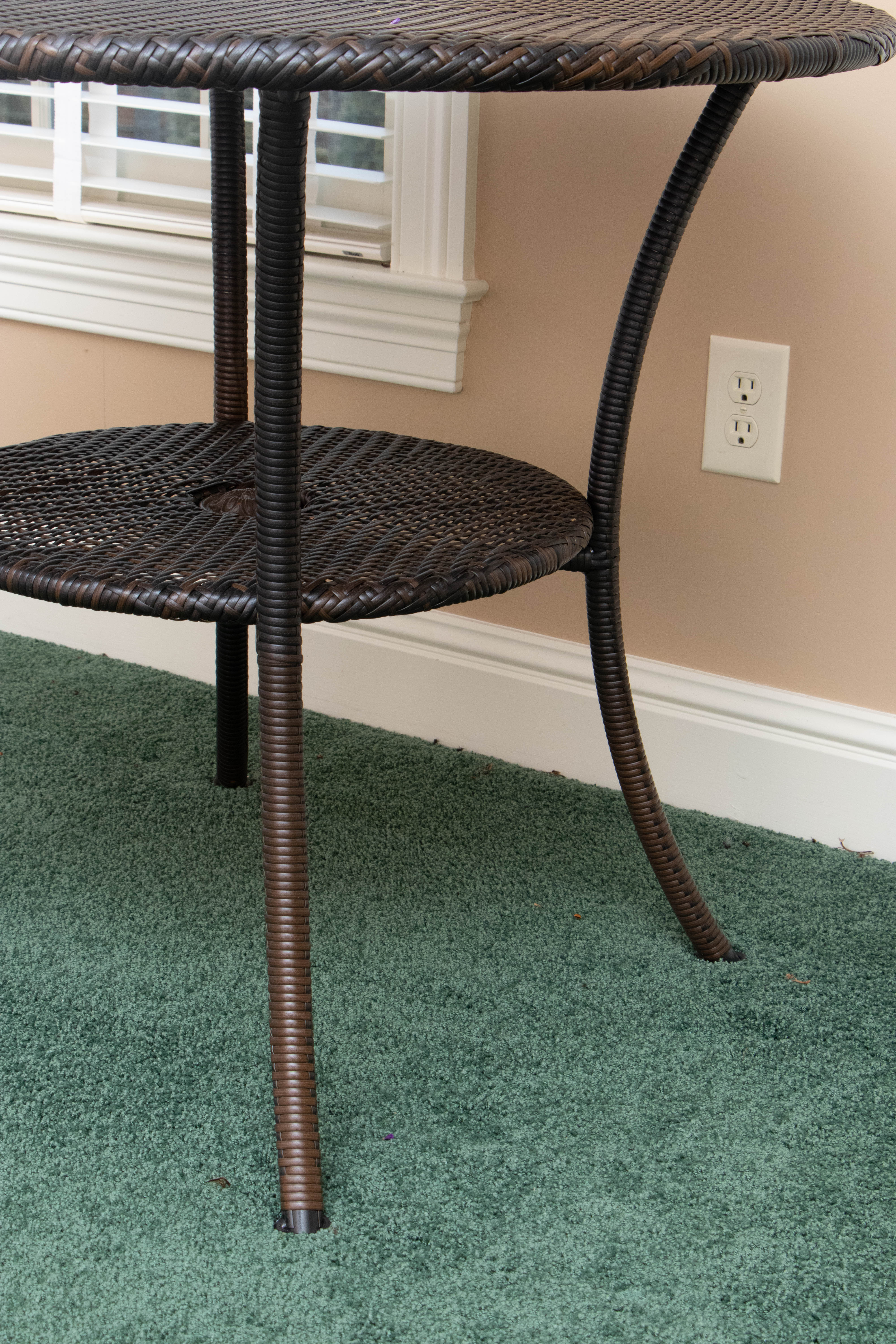 Resin Wicker Patio Table With HandPainted Folding Slat Chairs EBTH