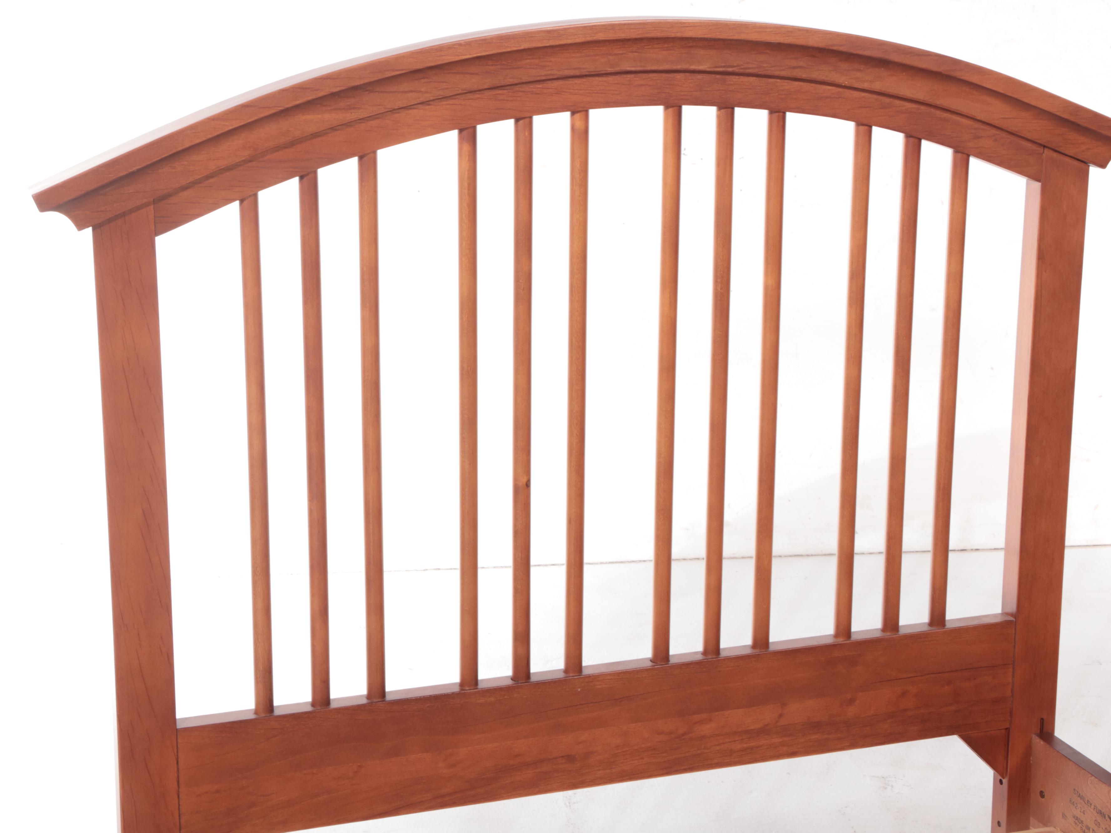 Pair of Stanley Furniture Arts and Crafts Style Twin Size Bed Frames EBTH