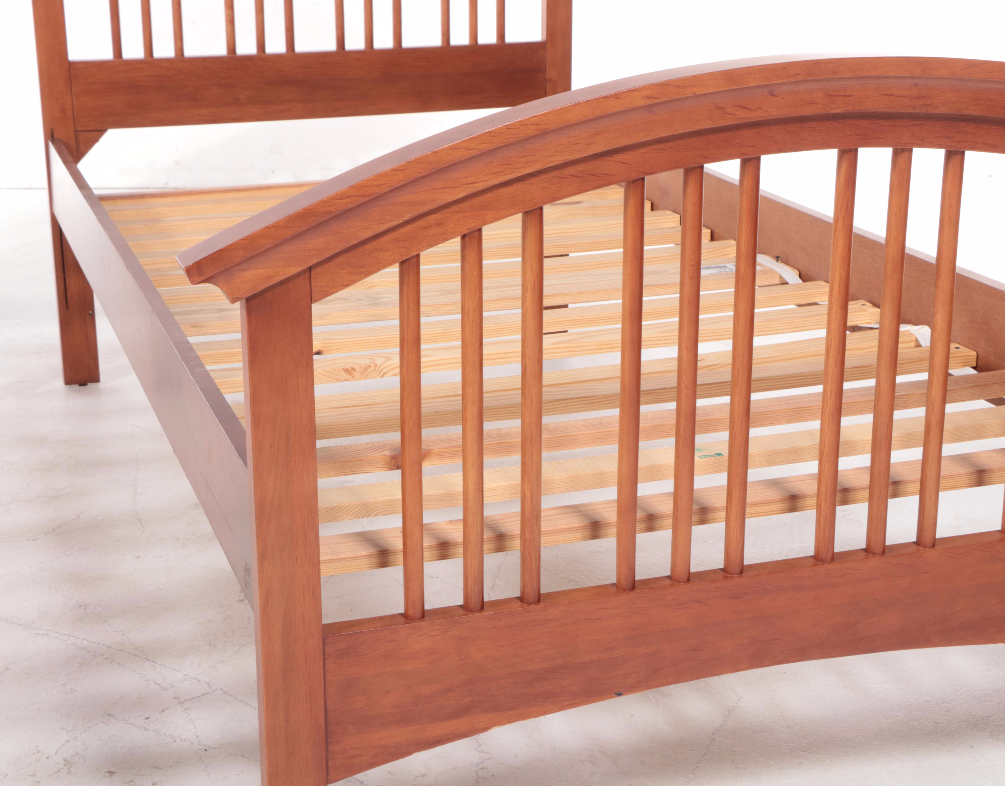 Pair of Stanley Furniture Arts and Crafts Style Twin Size Bed Frames EBTH