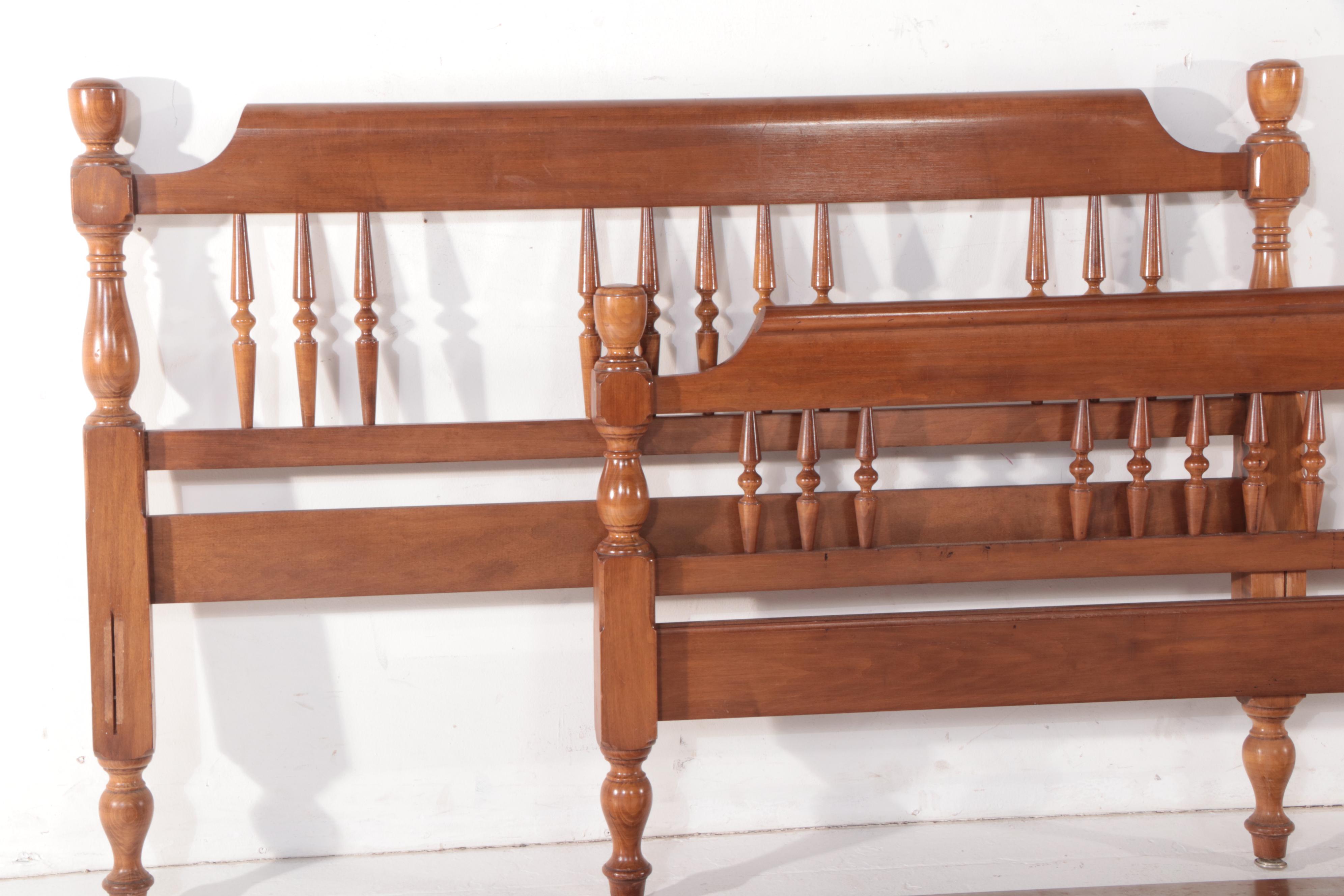 Kling Colonial Style Maple Full Size Bed Frame EBTH