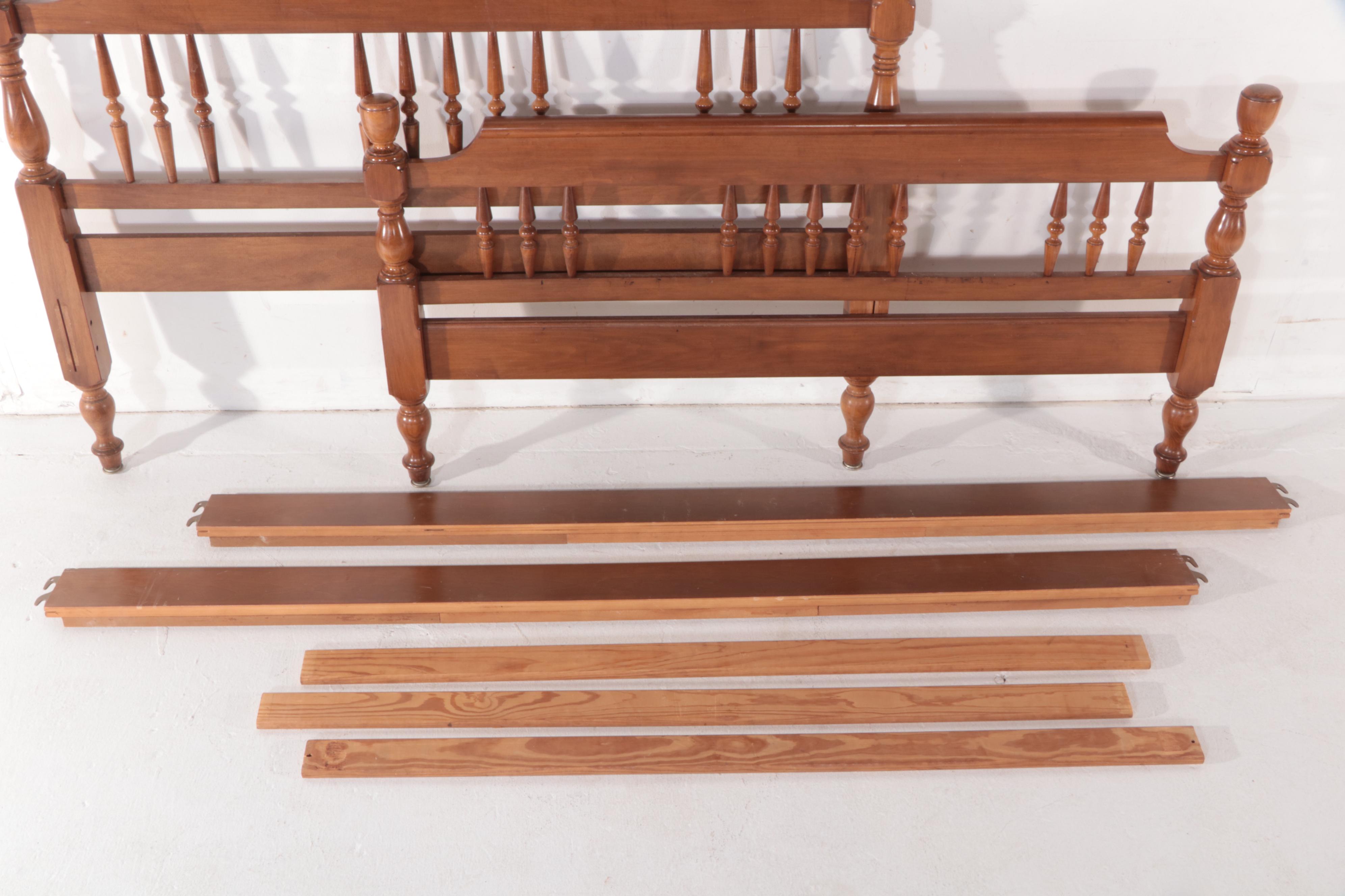 Kling Colonial Style Maple Full Size Bed Frame EBTH