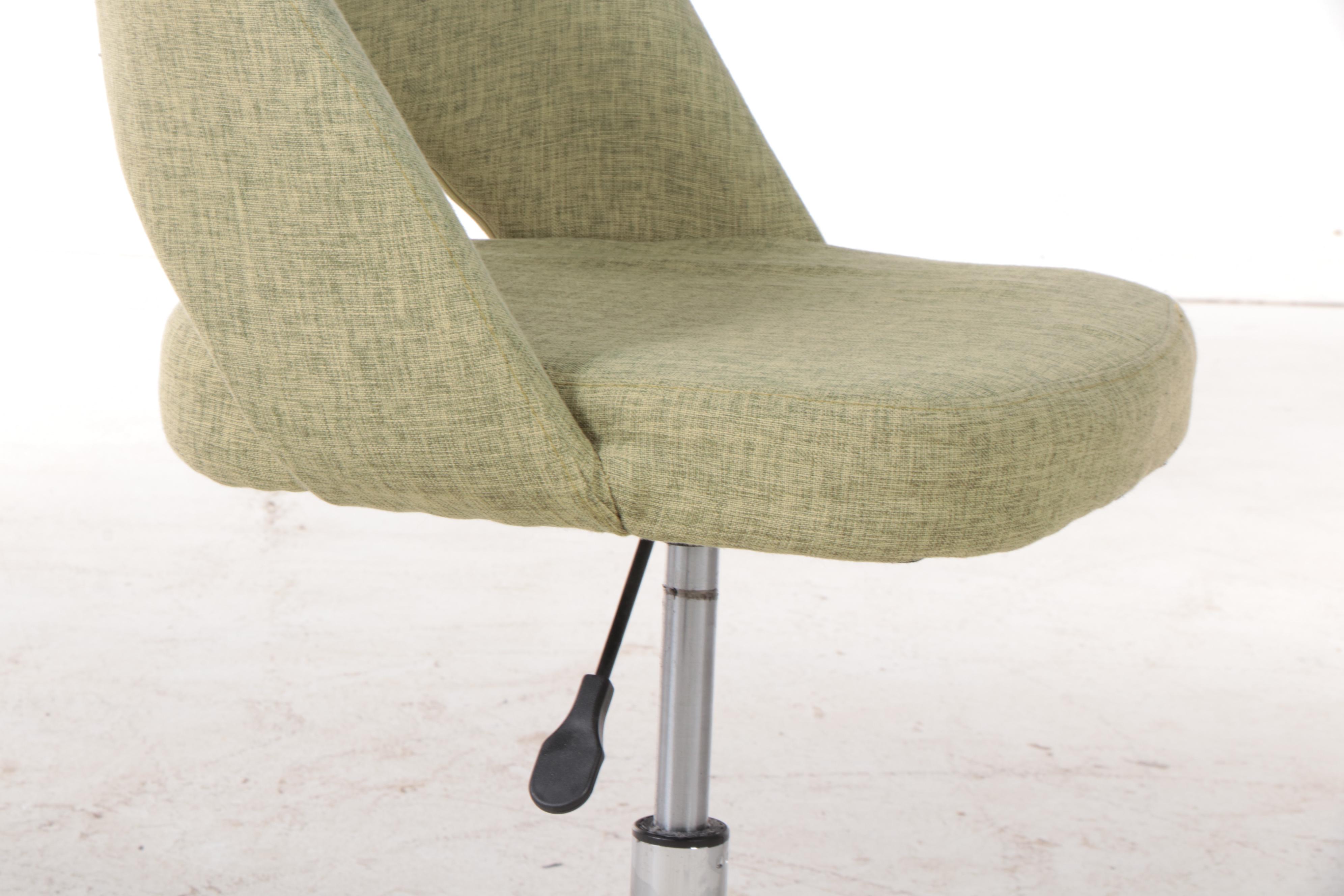 Anji Guotai Furniture Co. Modernist Style AdjustableHeight Swivel Desk