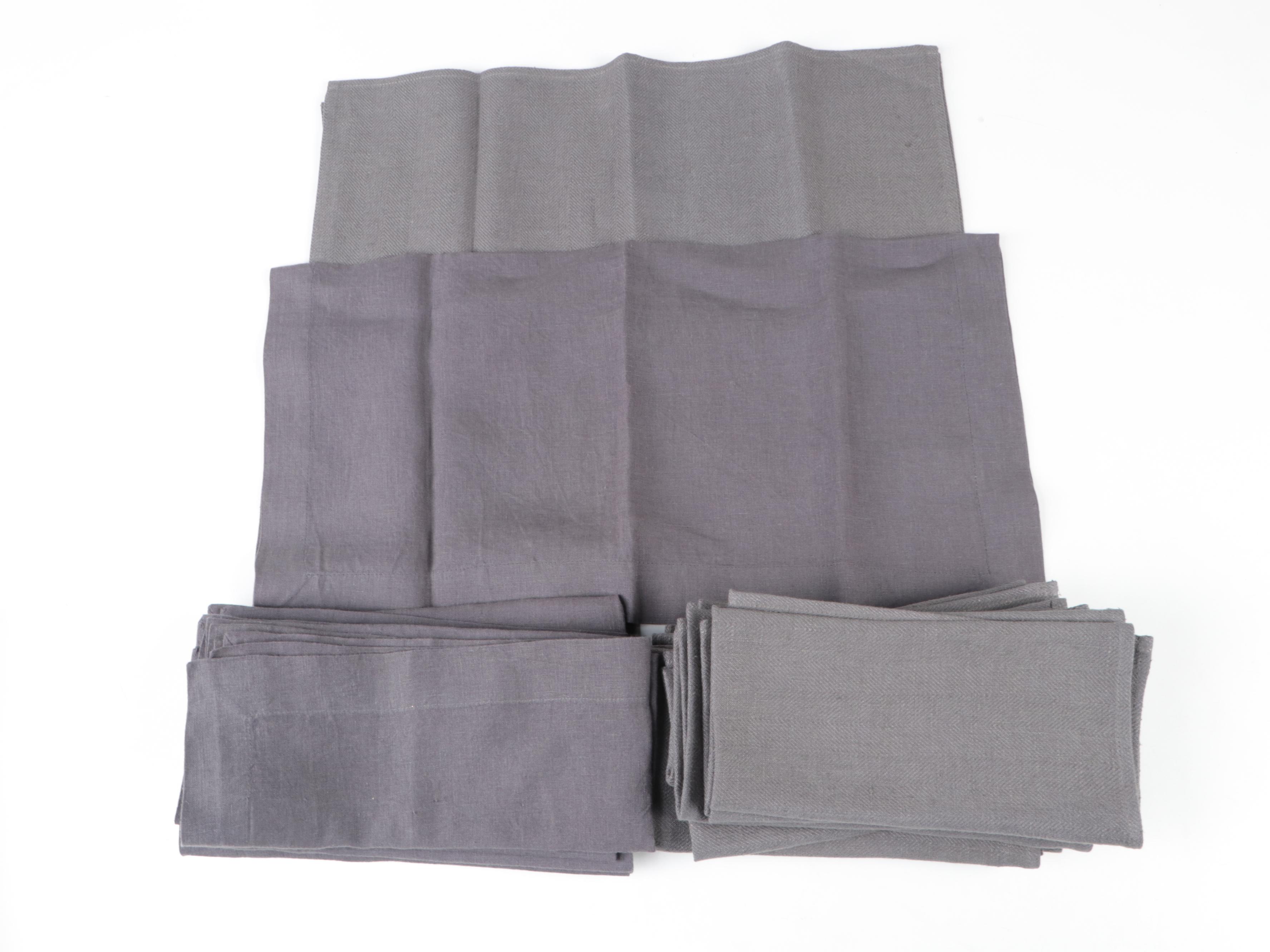 Crate & Barrel With Pottery Barn Napkins and Other Table Linens EBTH